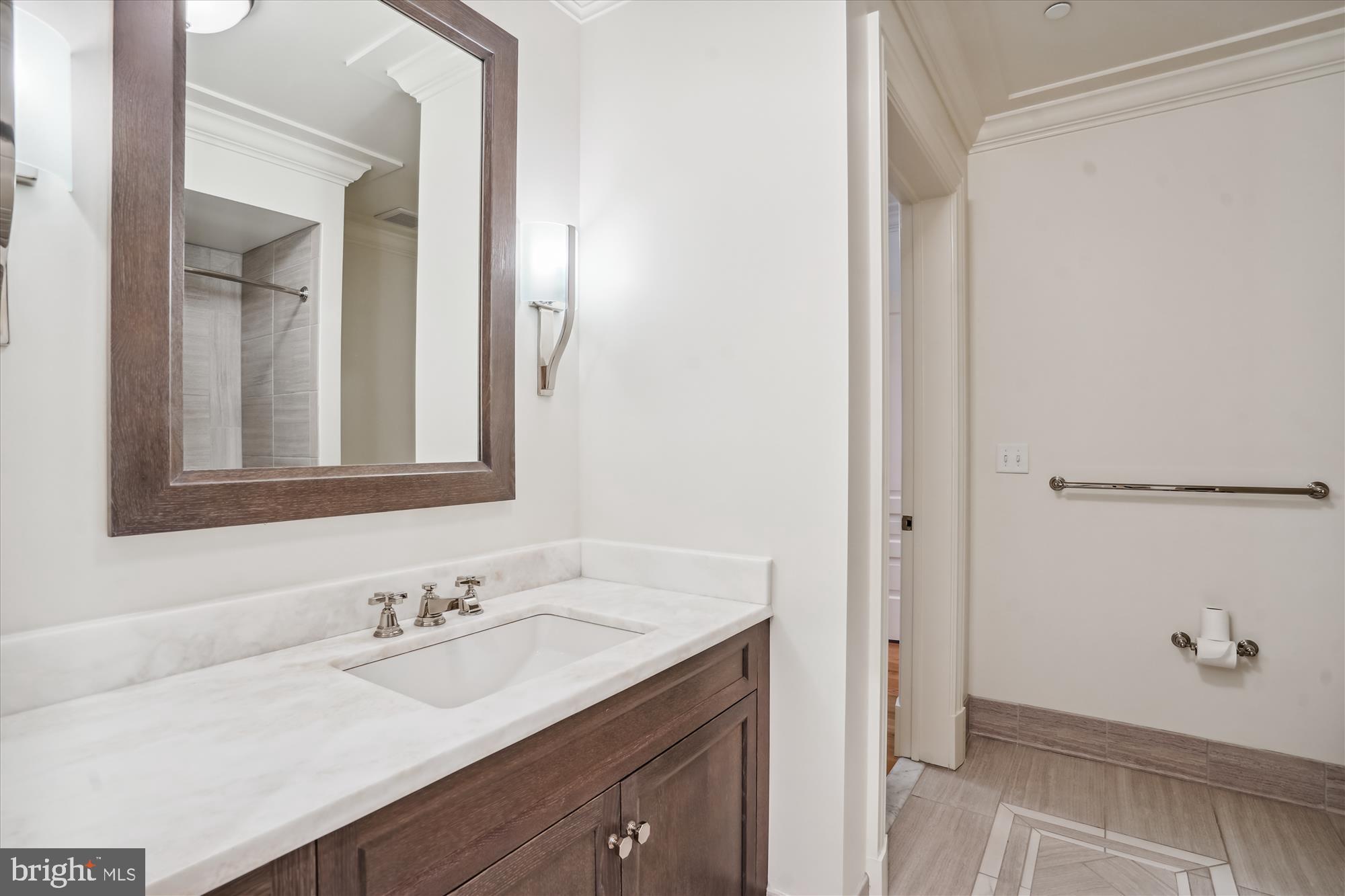 THE SIGNET - Residential