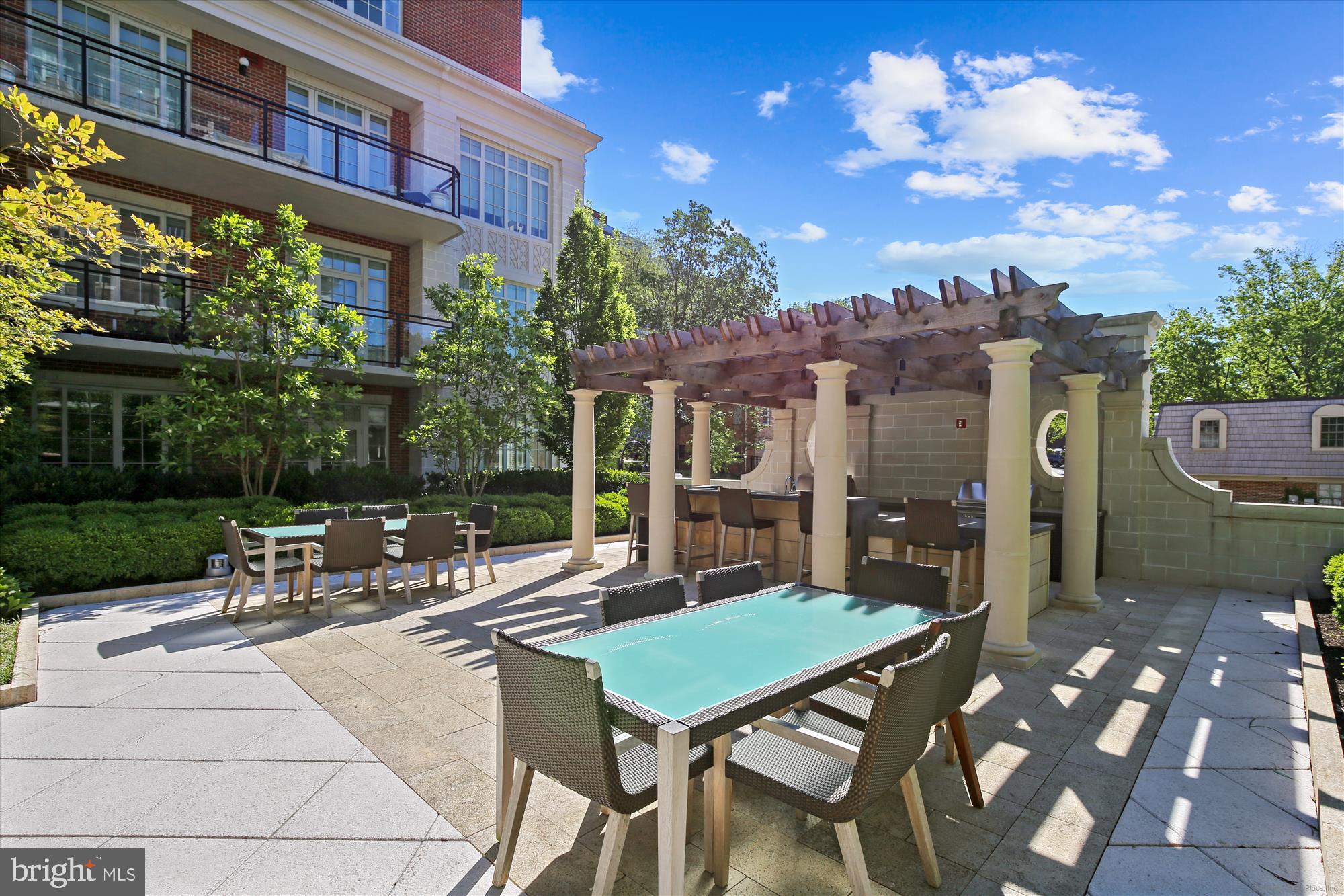 THE SIGNET - Residential