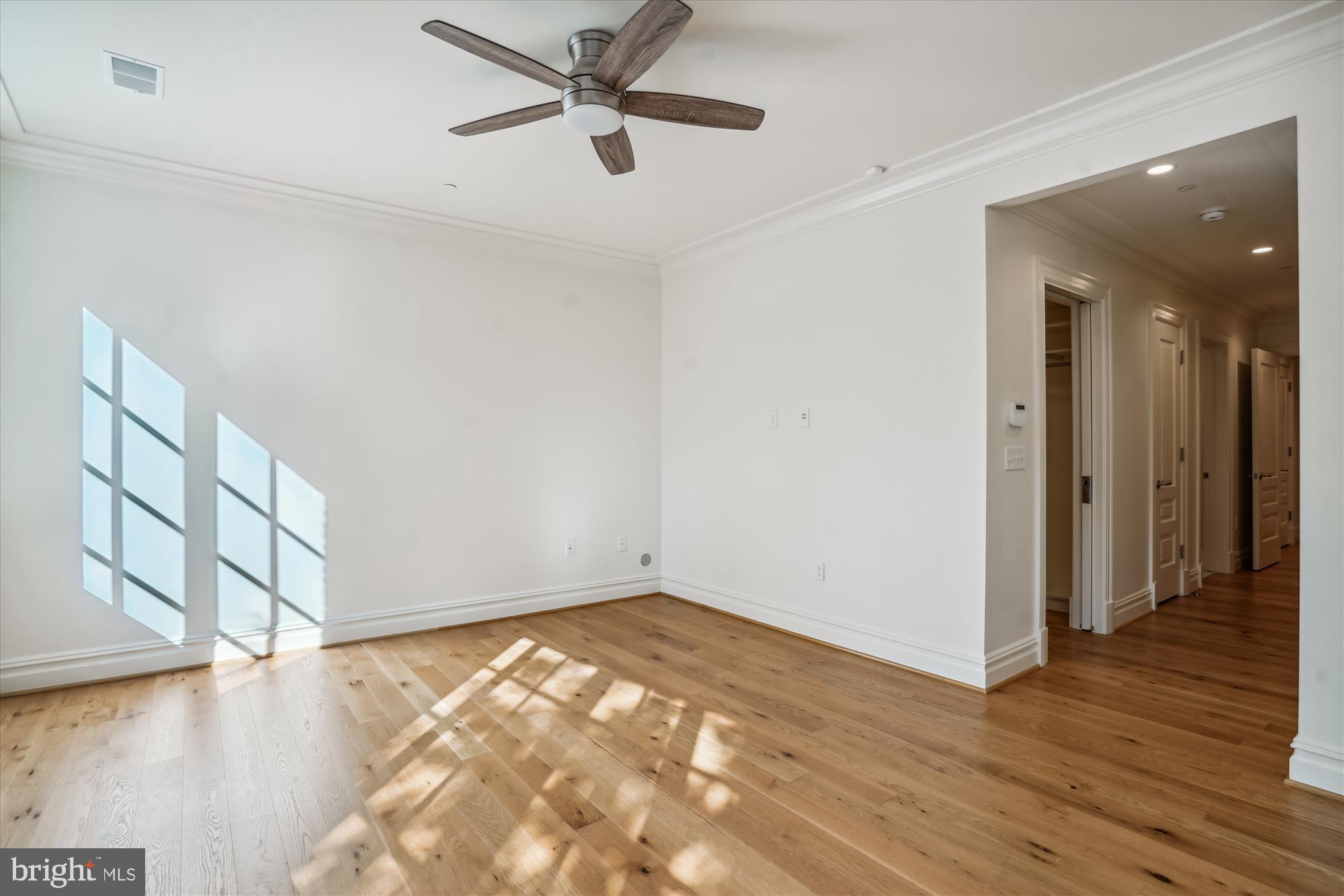 THE SIGNET - Residential