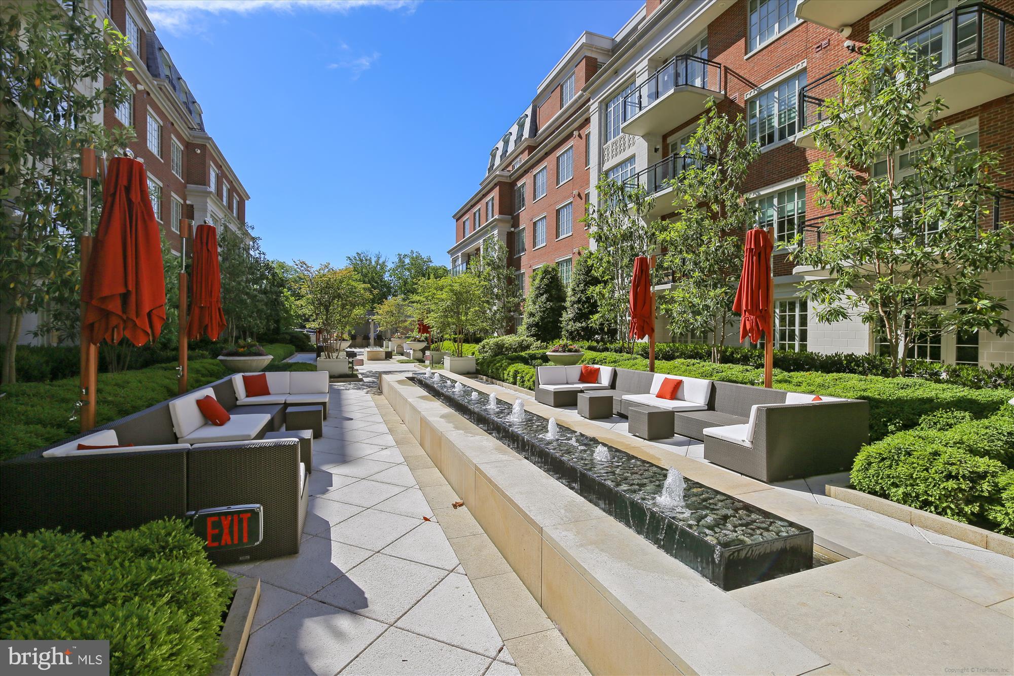 THE SIGNET - Residential