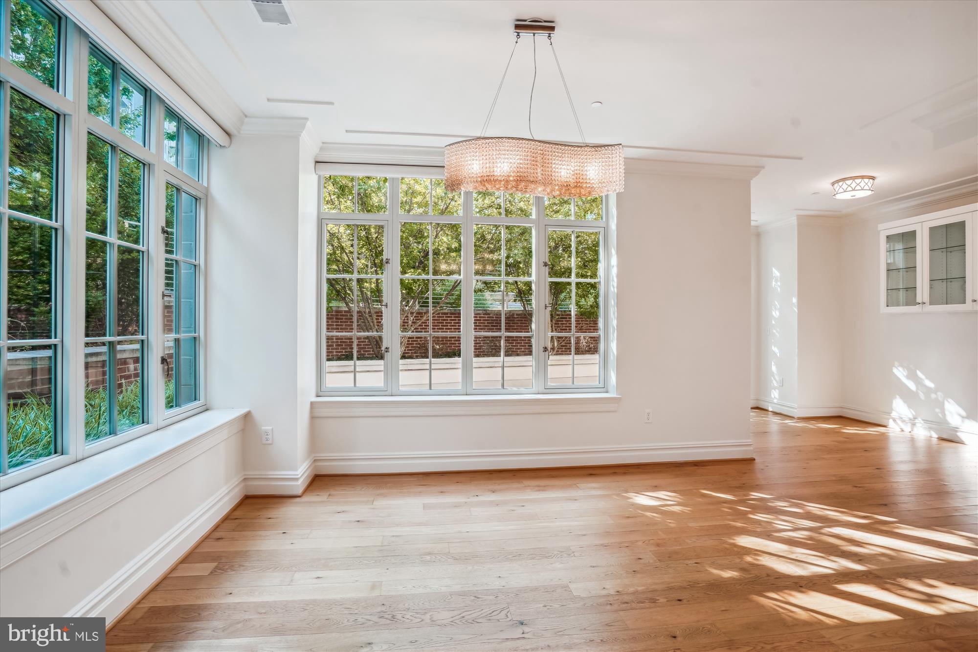 THE SIGNET - Residential