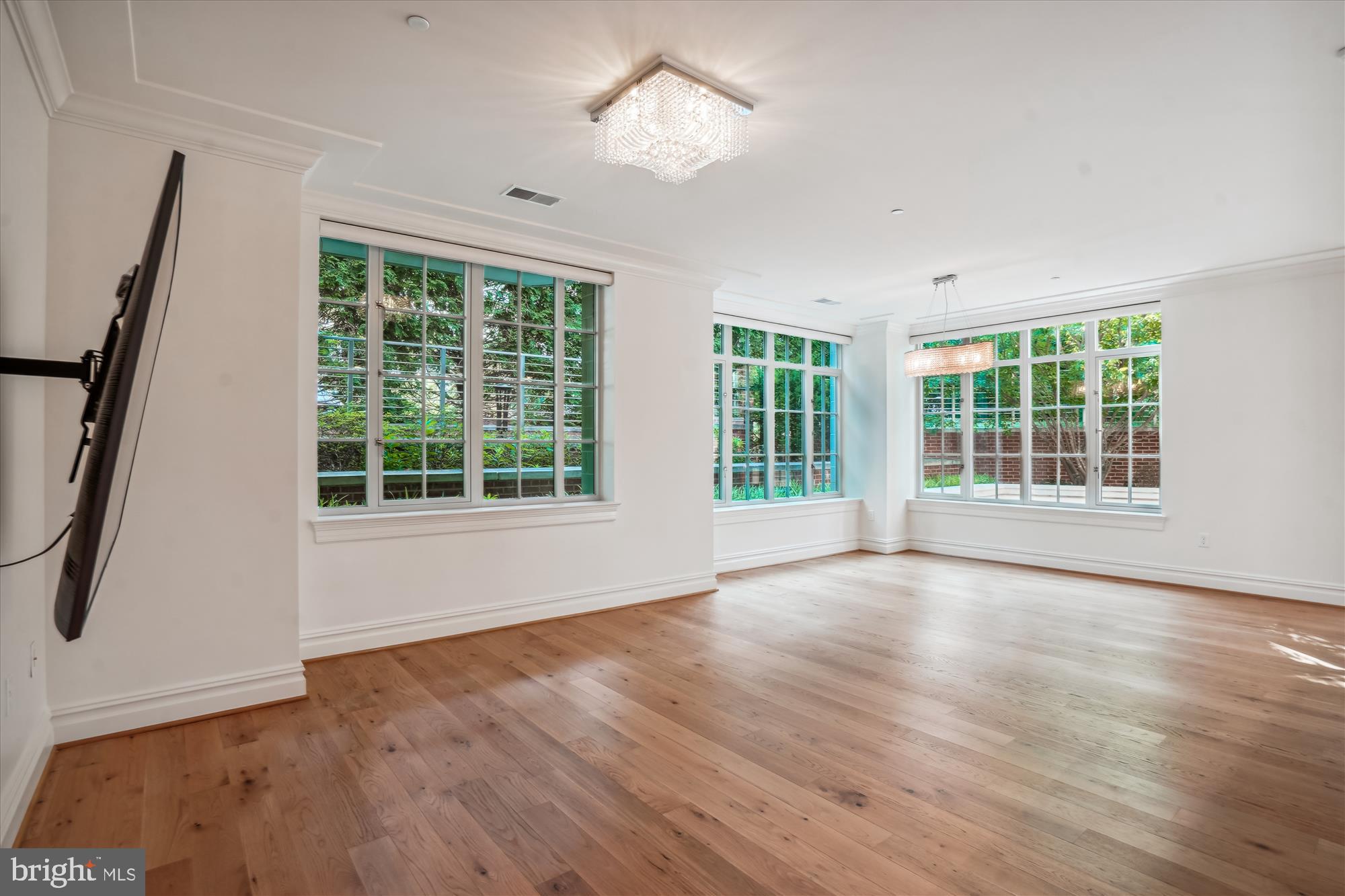 THE SIGNET - Residential