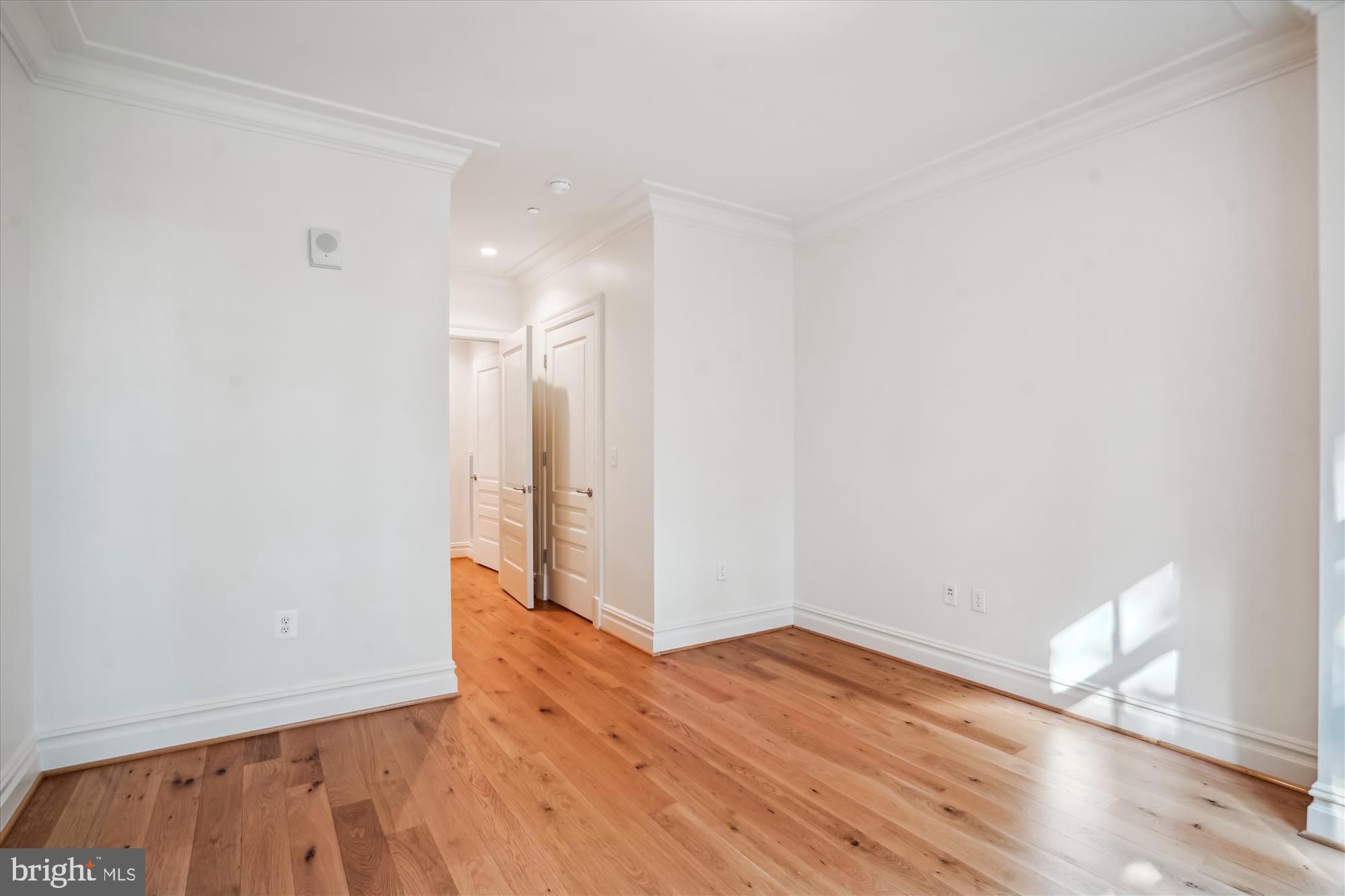 THE SIGNET - Residential