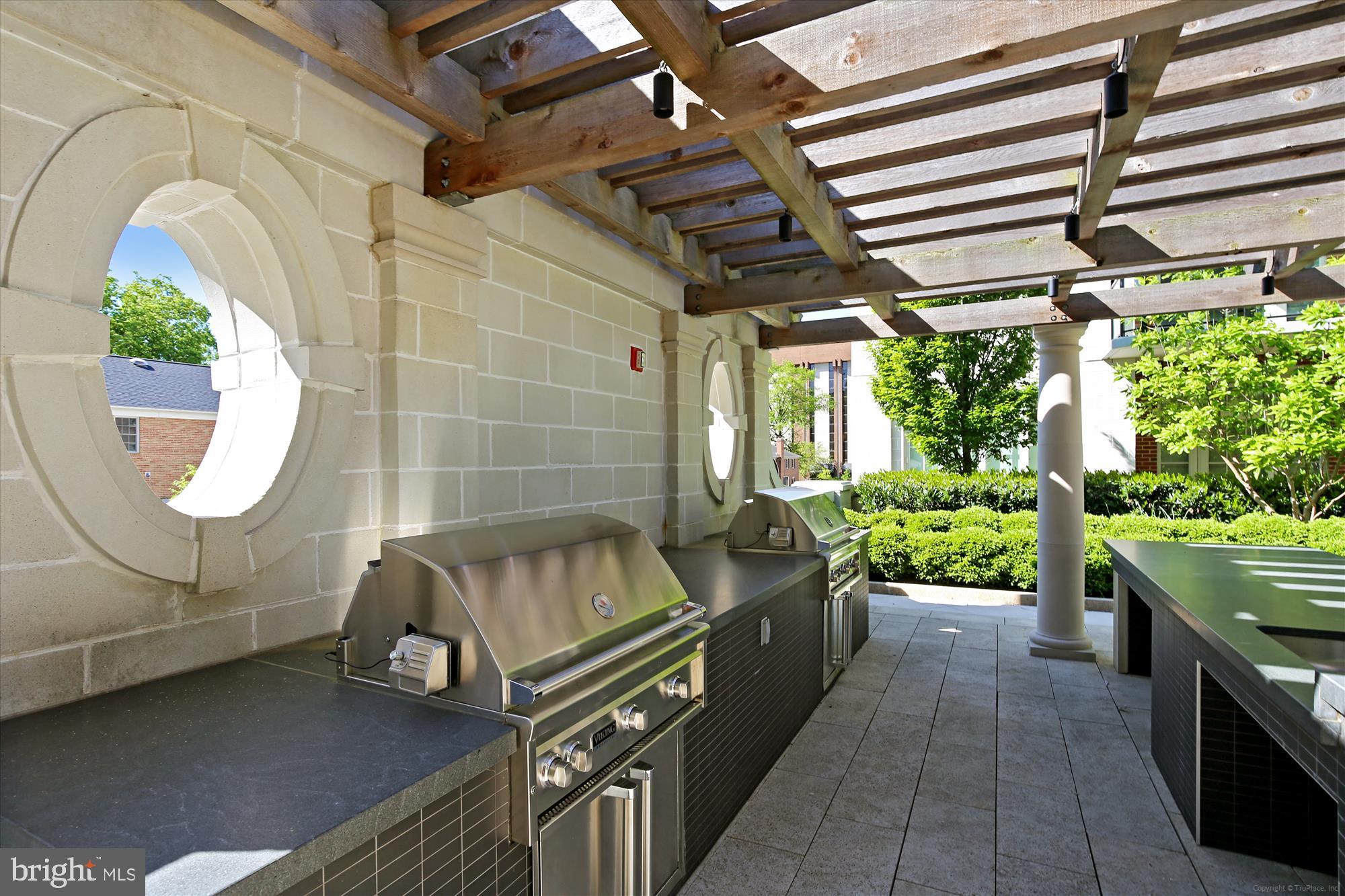 THE SIGNET - Residential