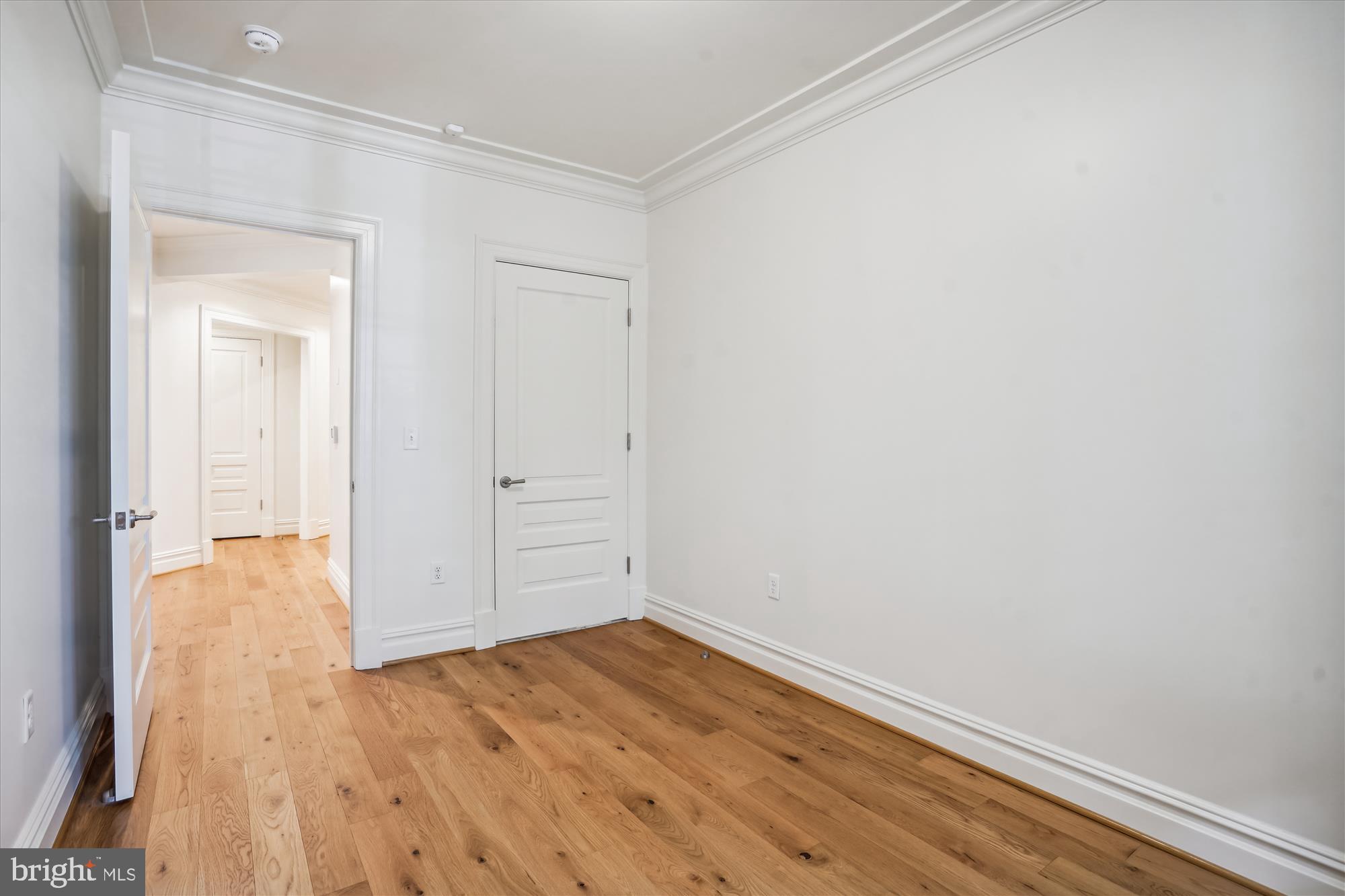 THE SIGNET - Residential