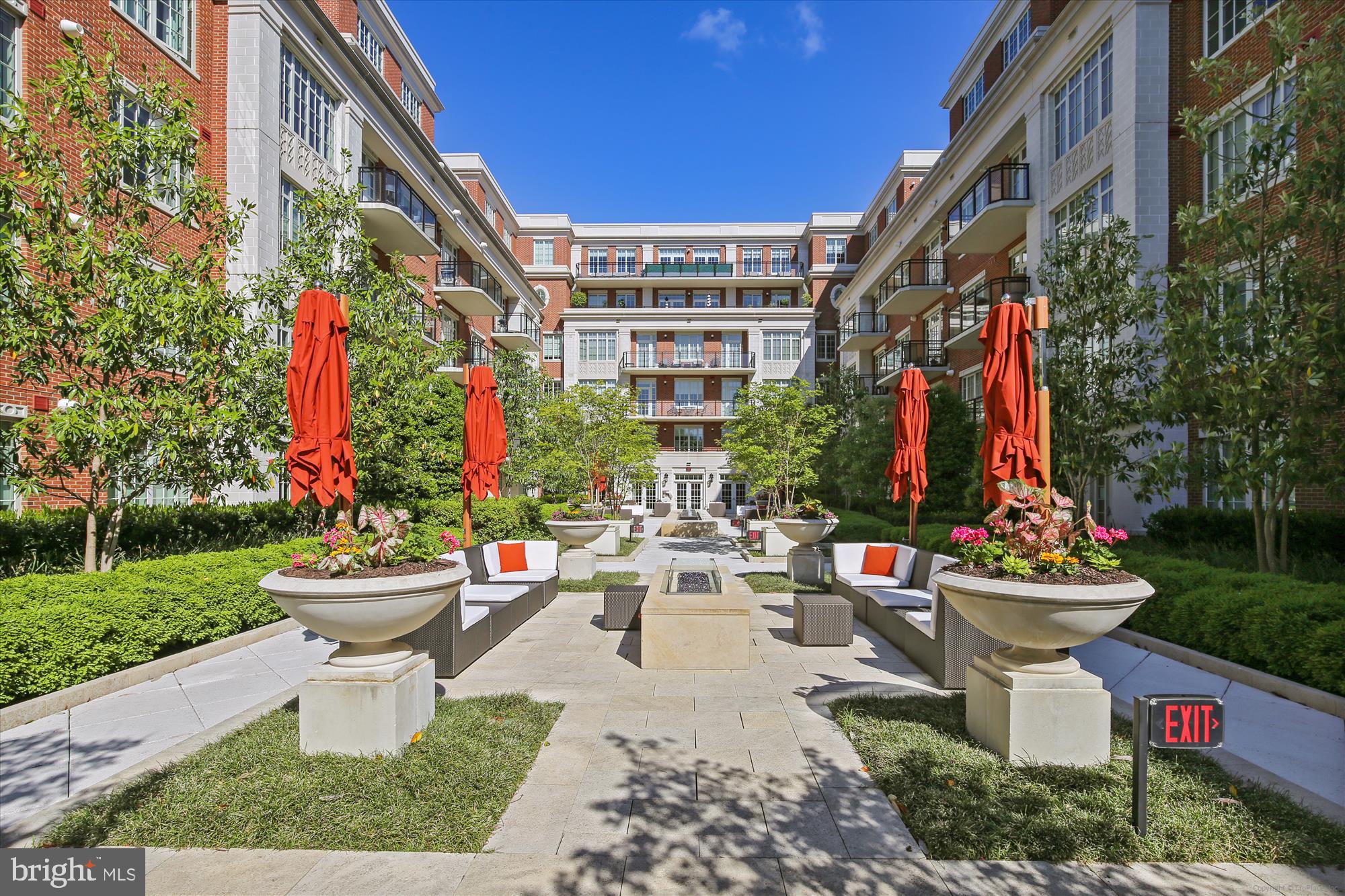 THE SIGNET - Residential