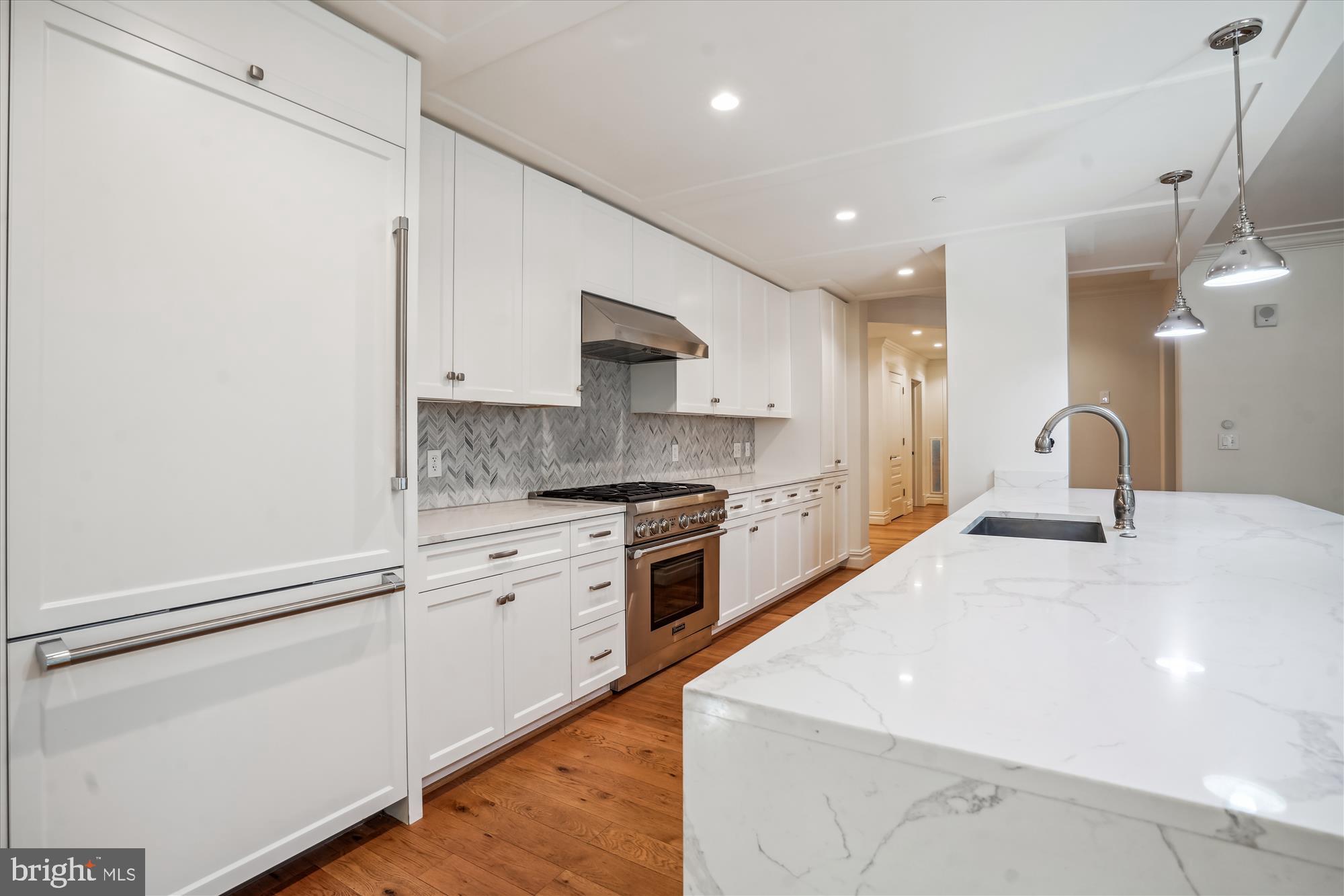 THE SIGNET - Residential