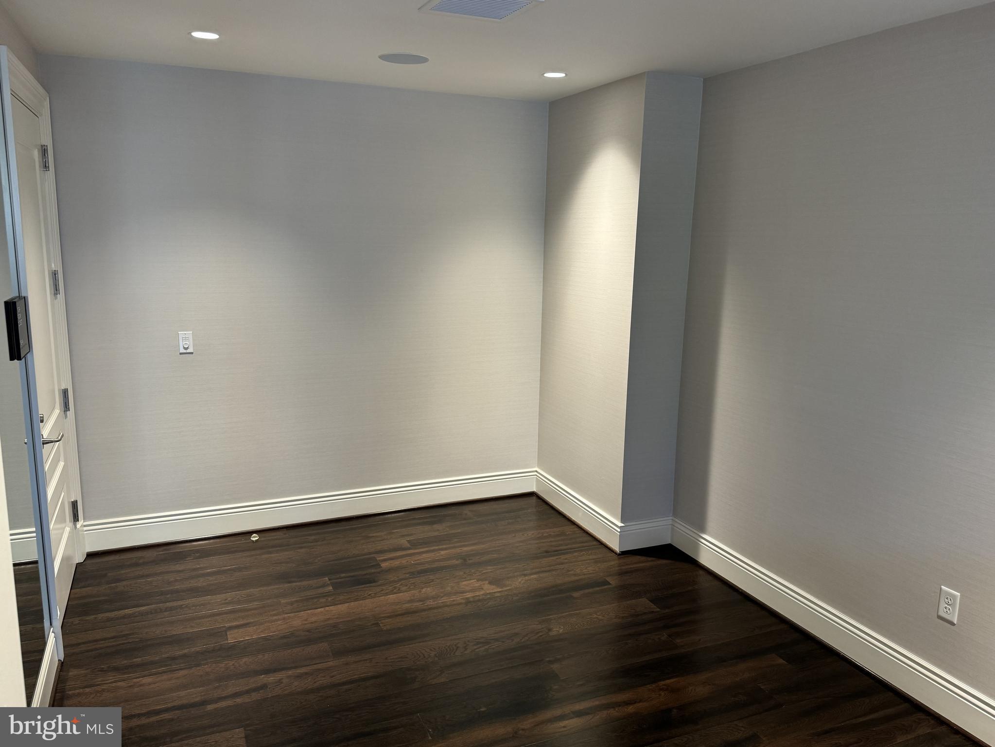 THE SIGNET - Residential