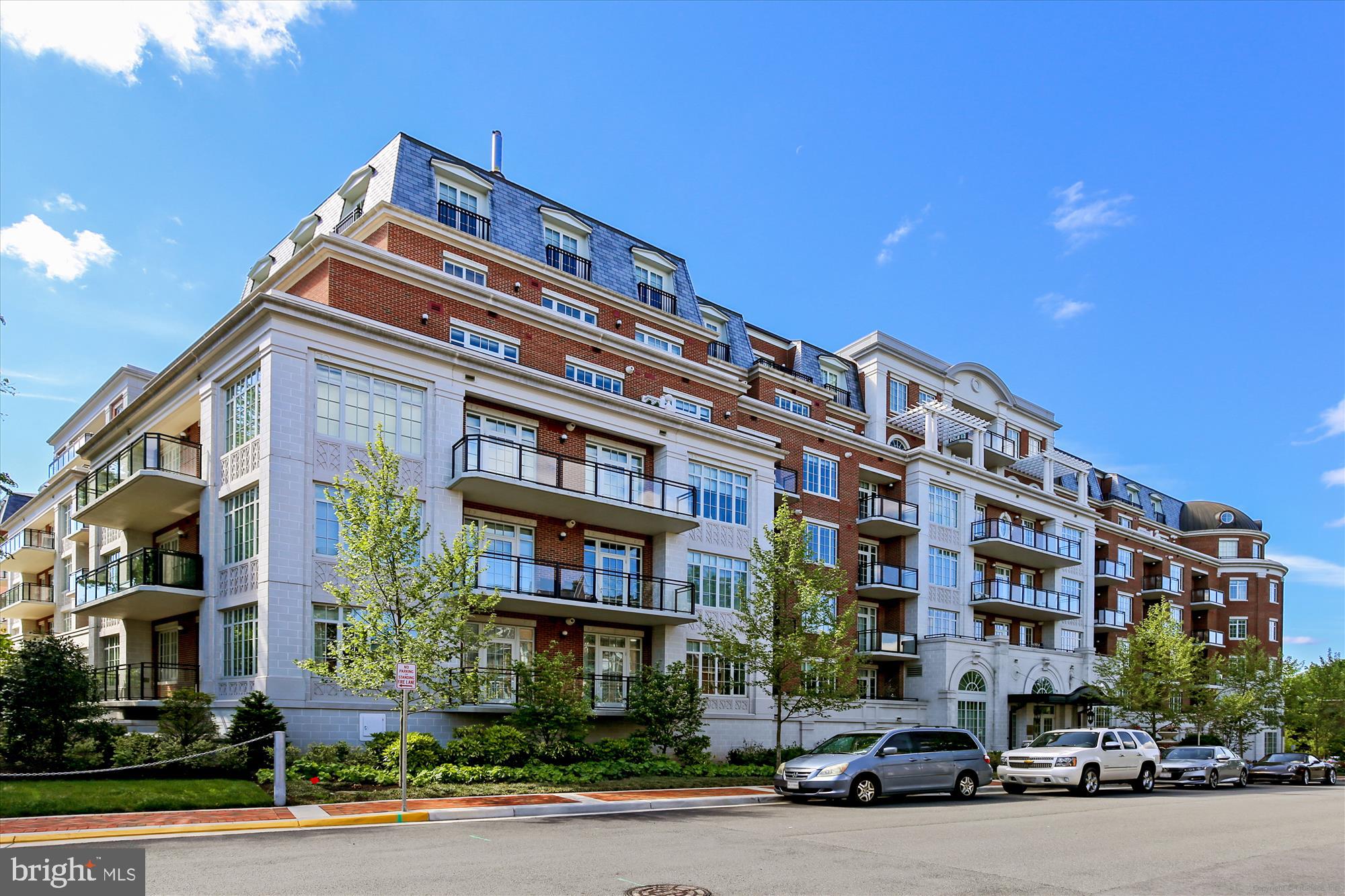 THE SIGNET - Residential