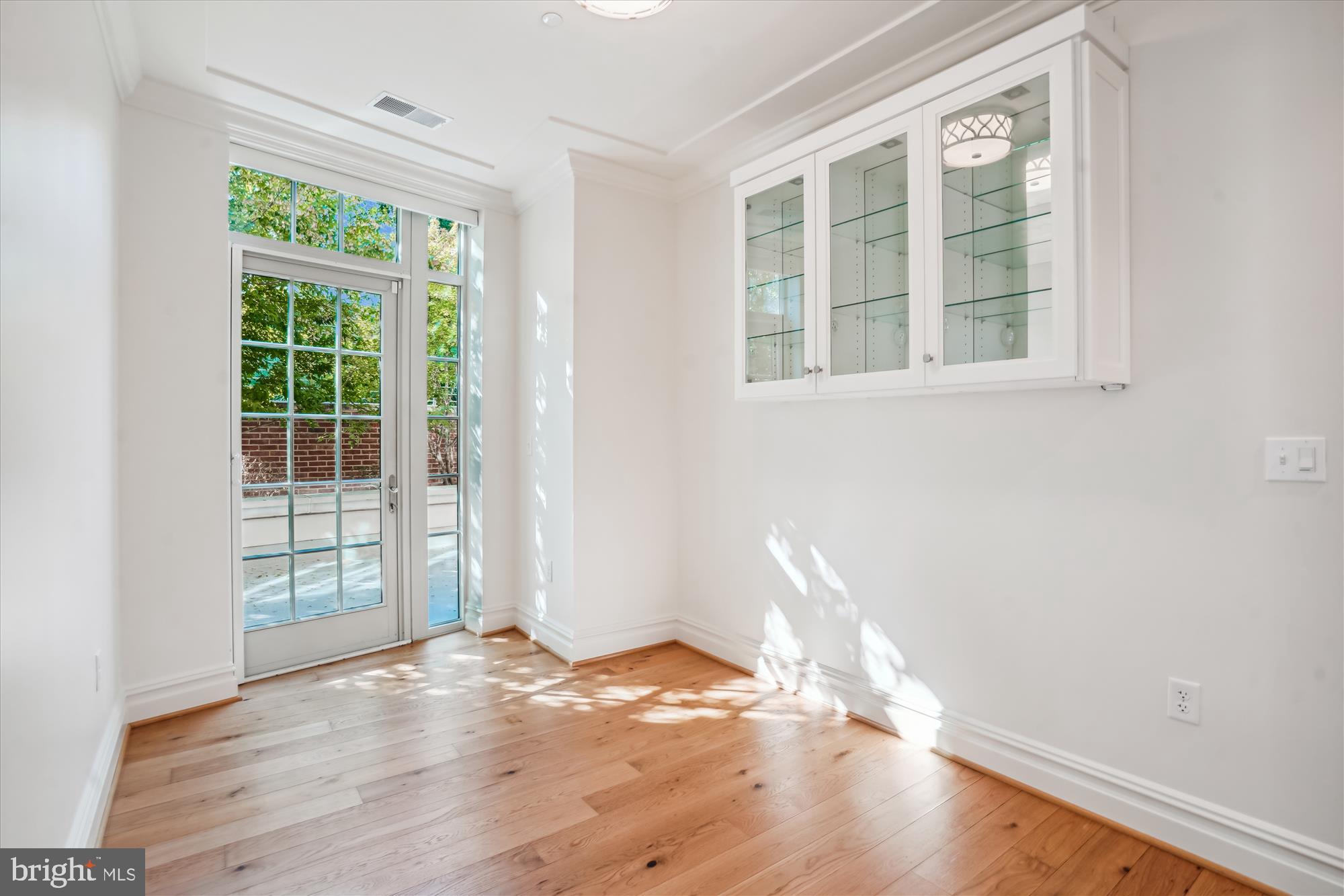 THE SIGNET - Residential