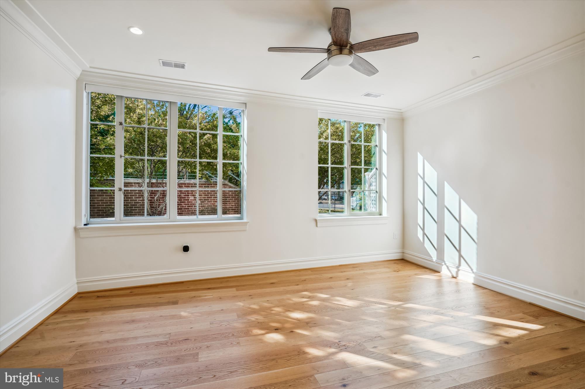 THE SIGNET - Residential