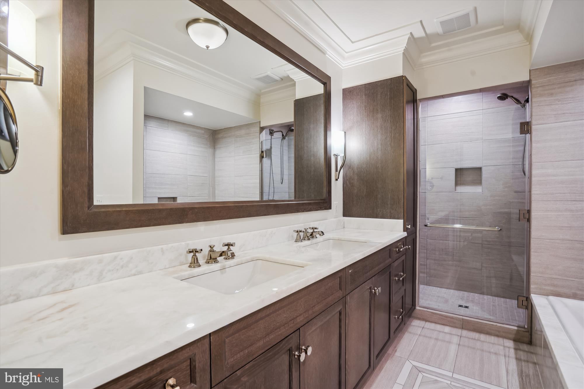 THE SIGNET - Residential