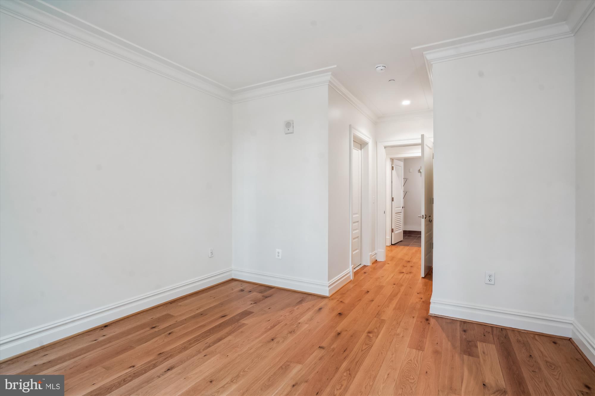 THE SIGNET - Residential