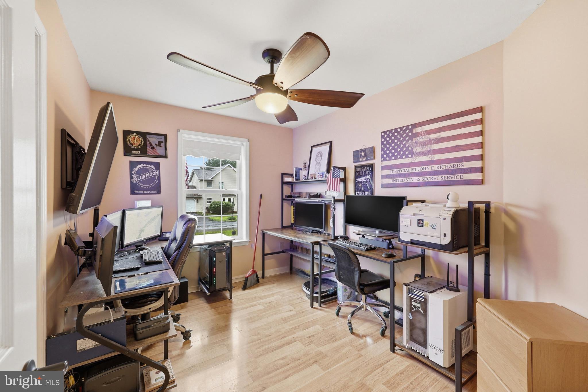 LAUREL RIDGE - Residential