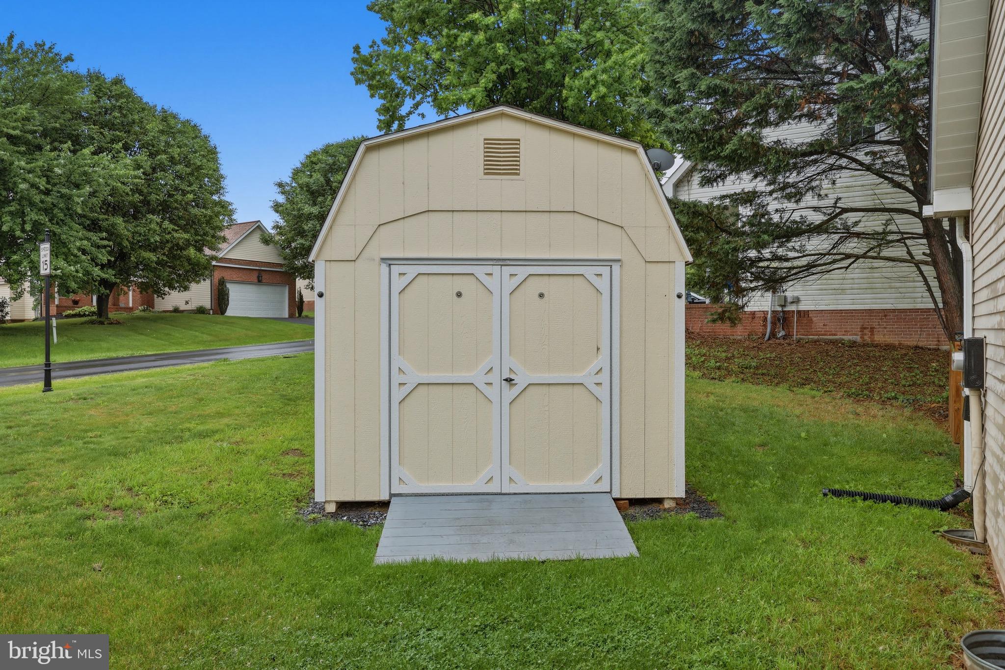 LAUREL RIDGE - Residential