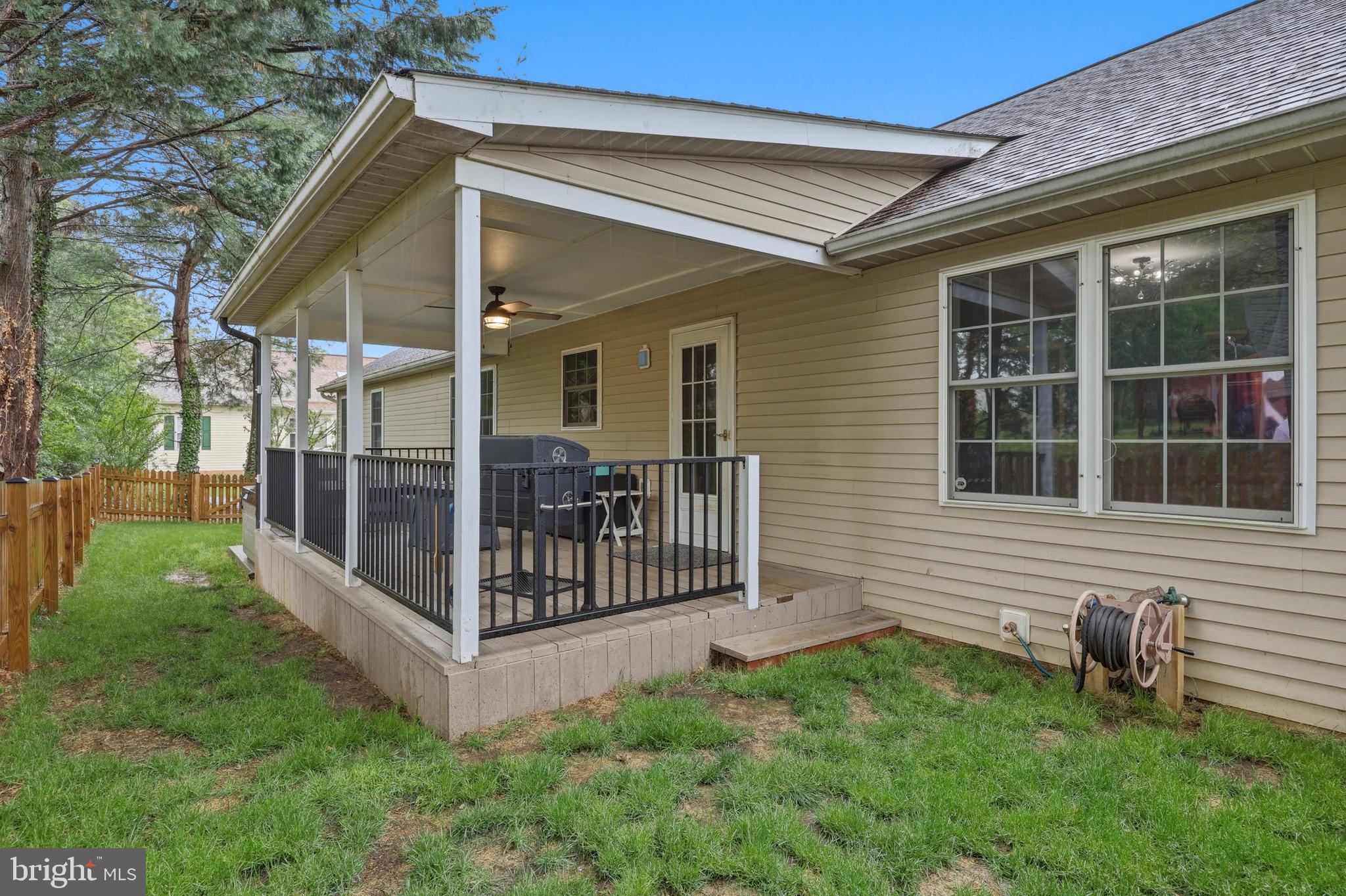 LAUREL RIDGE - Residential