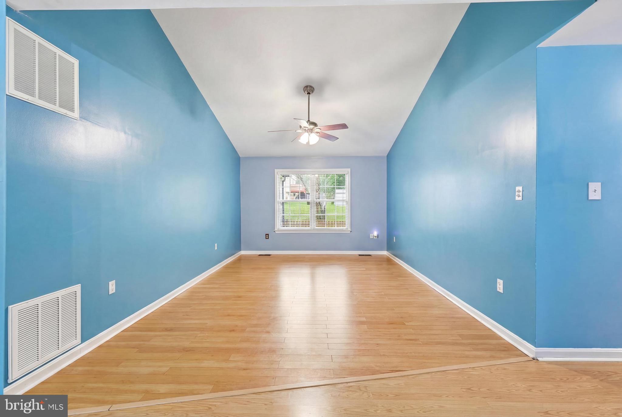 LAUREL RIDGE - Residential