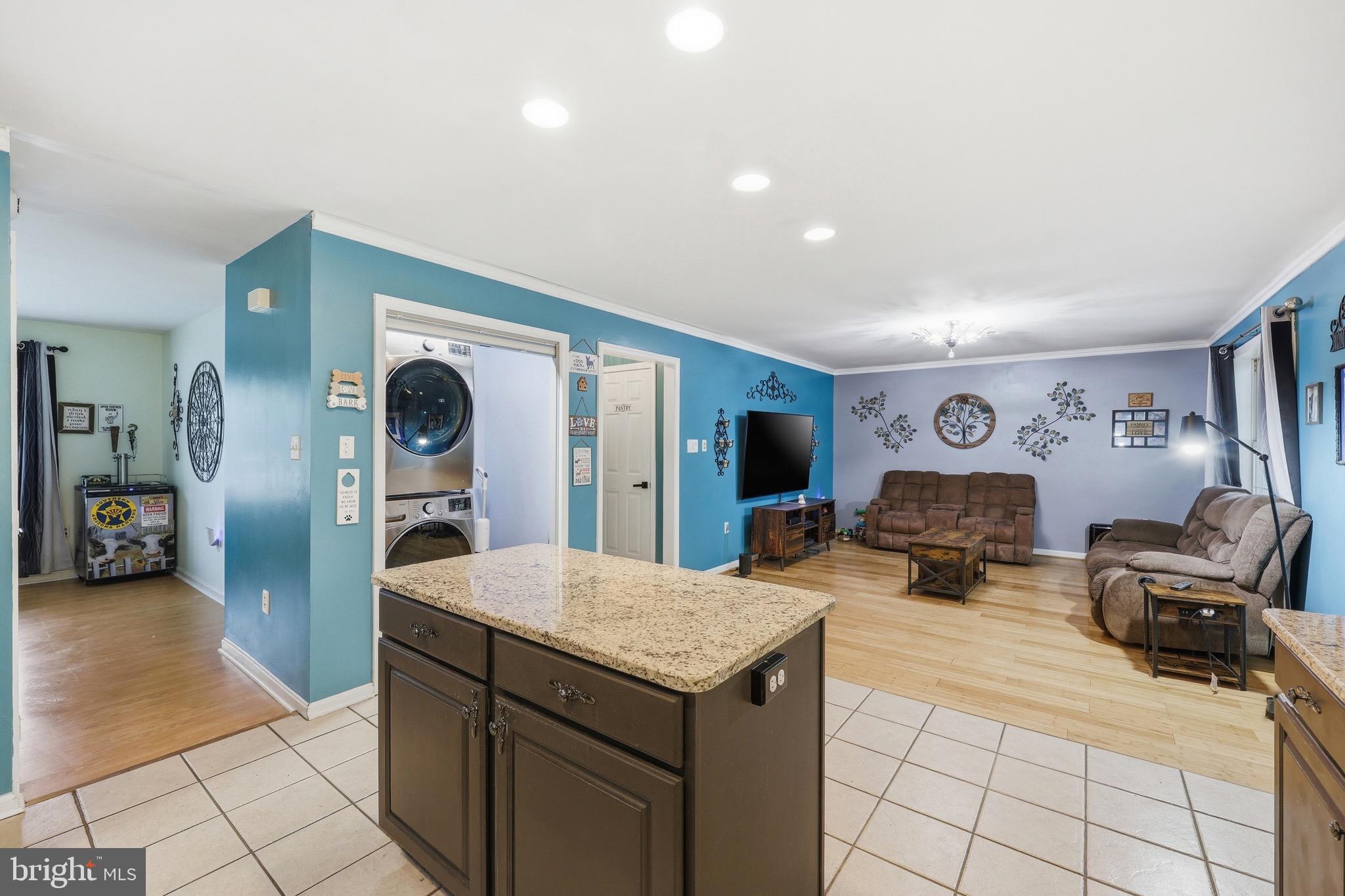 LAUREL RIDGE - Residential