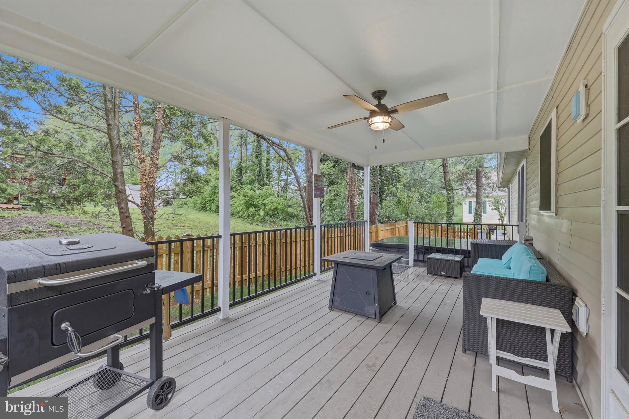 LAUREL RIDGE - Residential
