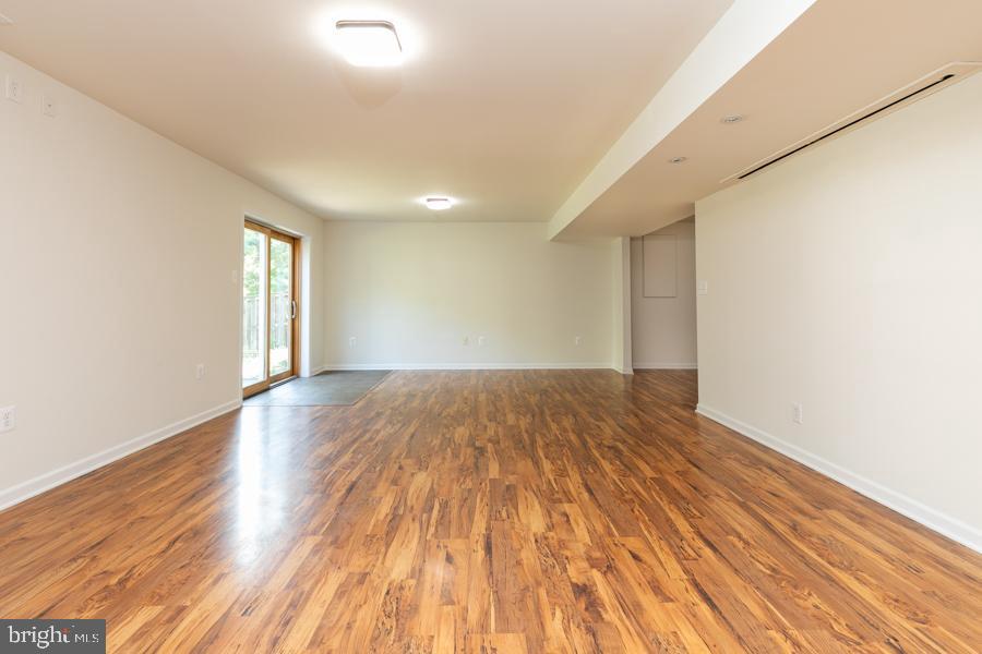 BLOOMS CROSSING - Residential