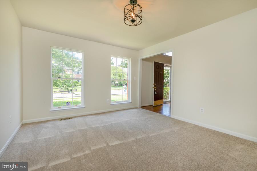 BLOOMS CROSSING - Residential