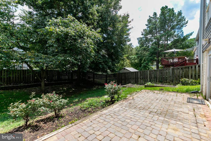 BLOOMS CROSSING - Residential