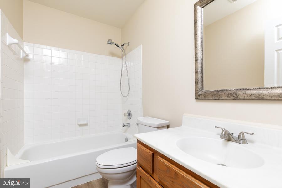 BLOOMS CROSSING - Residential