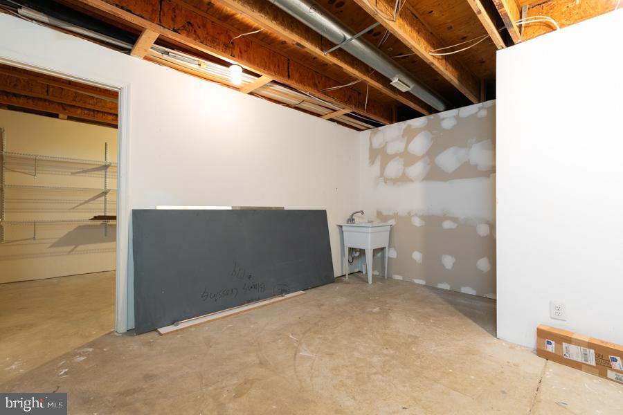 BLOOMS CROSSING - Residential