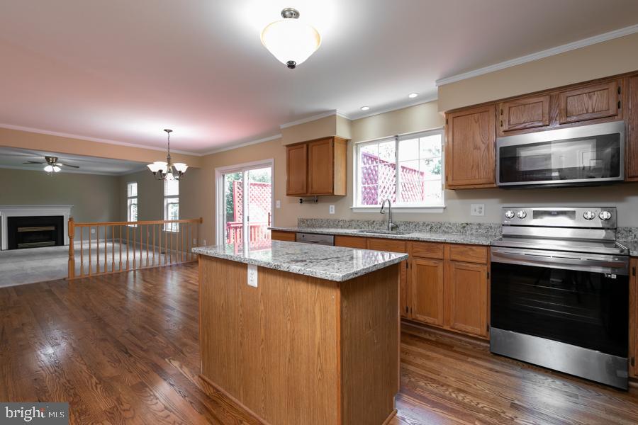 BLOOMS CROSSING - Residential