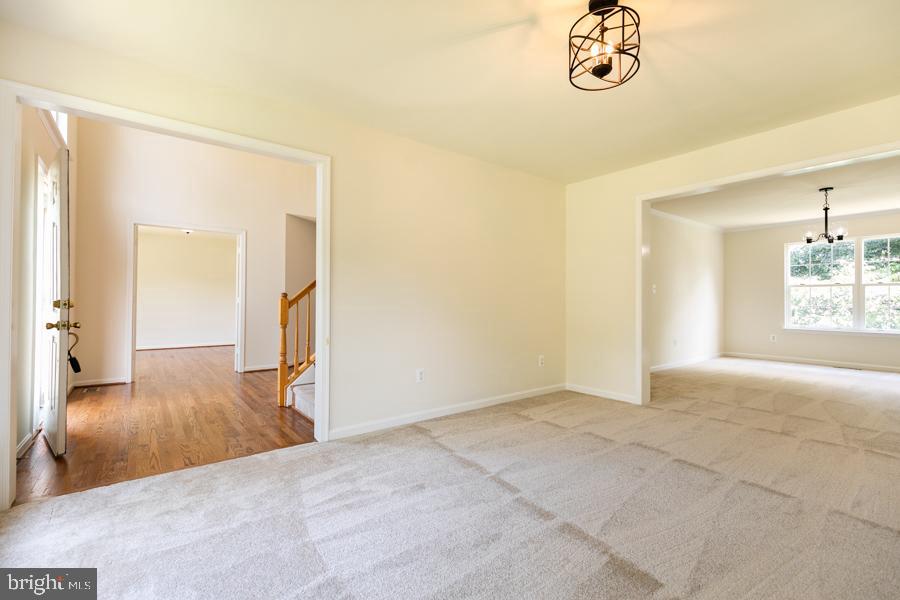 BLOOMS CROSSING - Residential