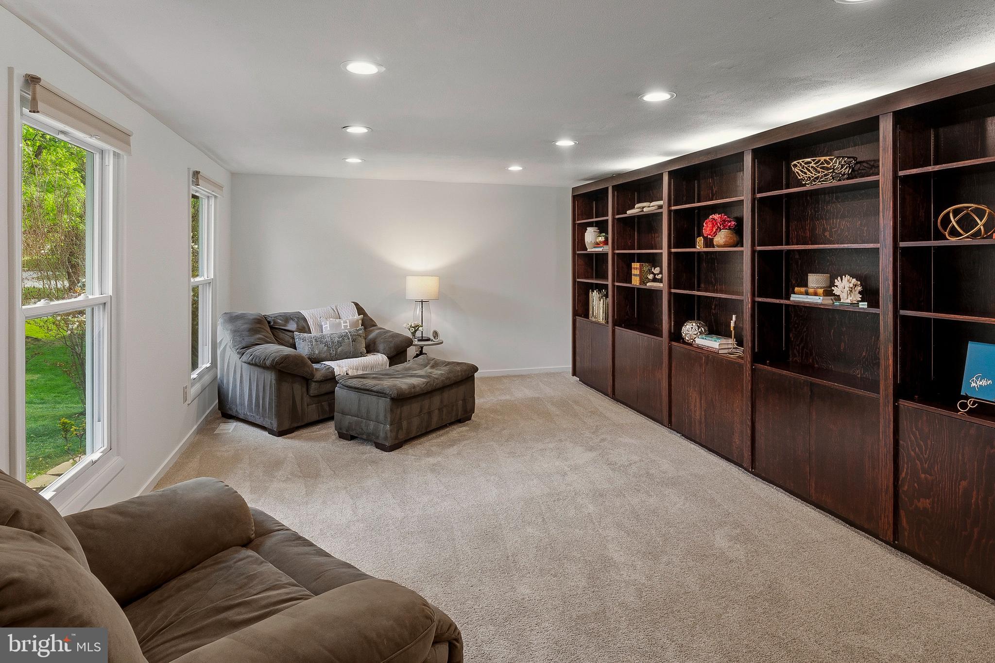 VILLAGE OF OWEN BROWN - Residential