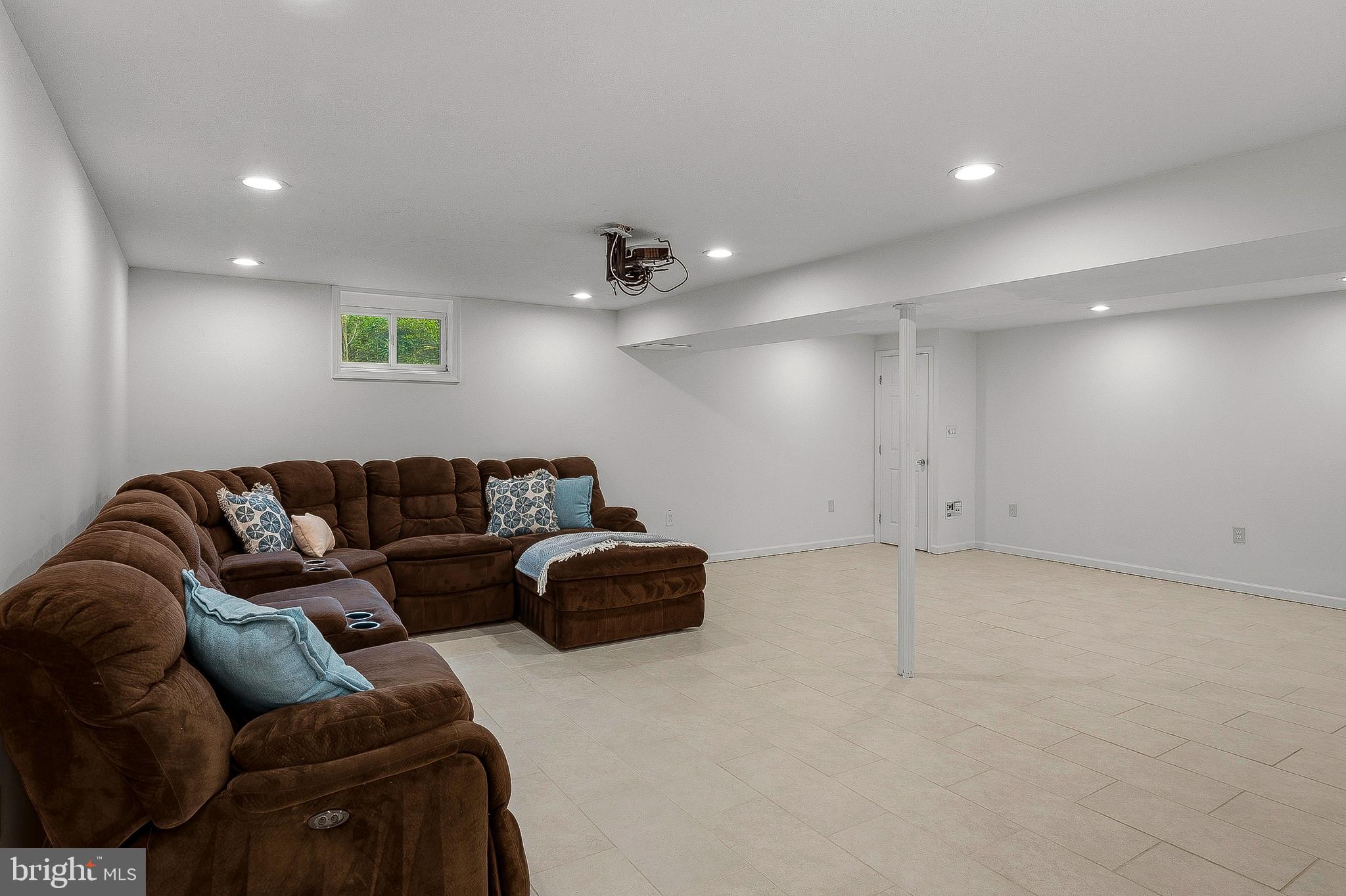 VILLAGE OF OWEN BROWN - Residential