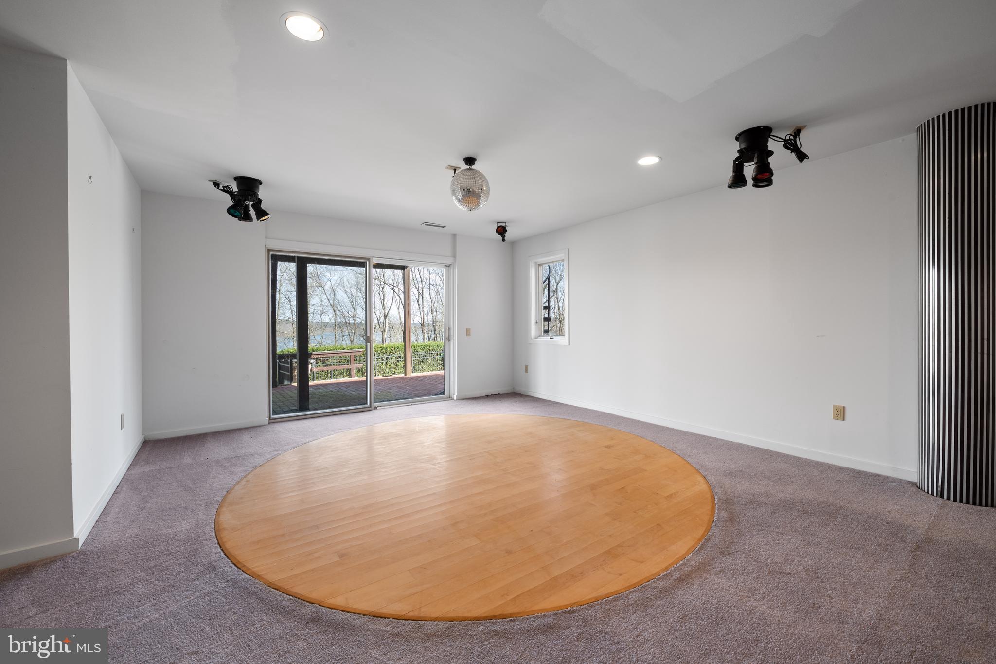 SPRINGTON POINTE - Residential