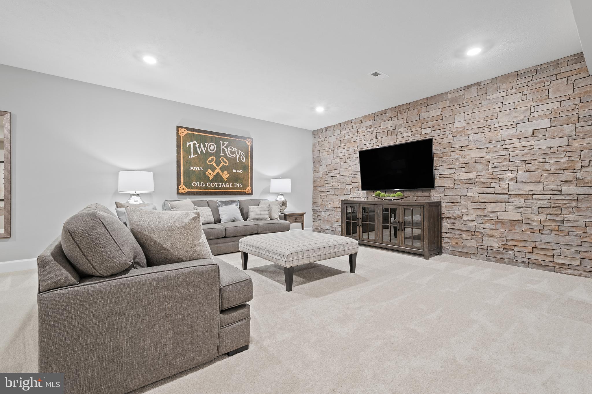 TWO RIVERS - Residential