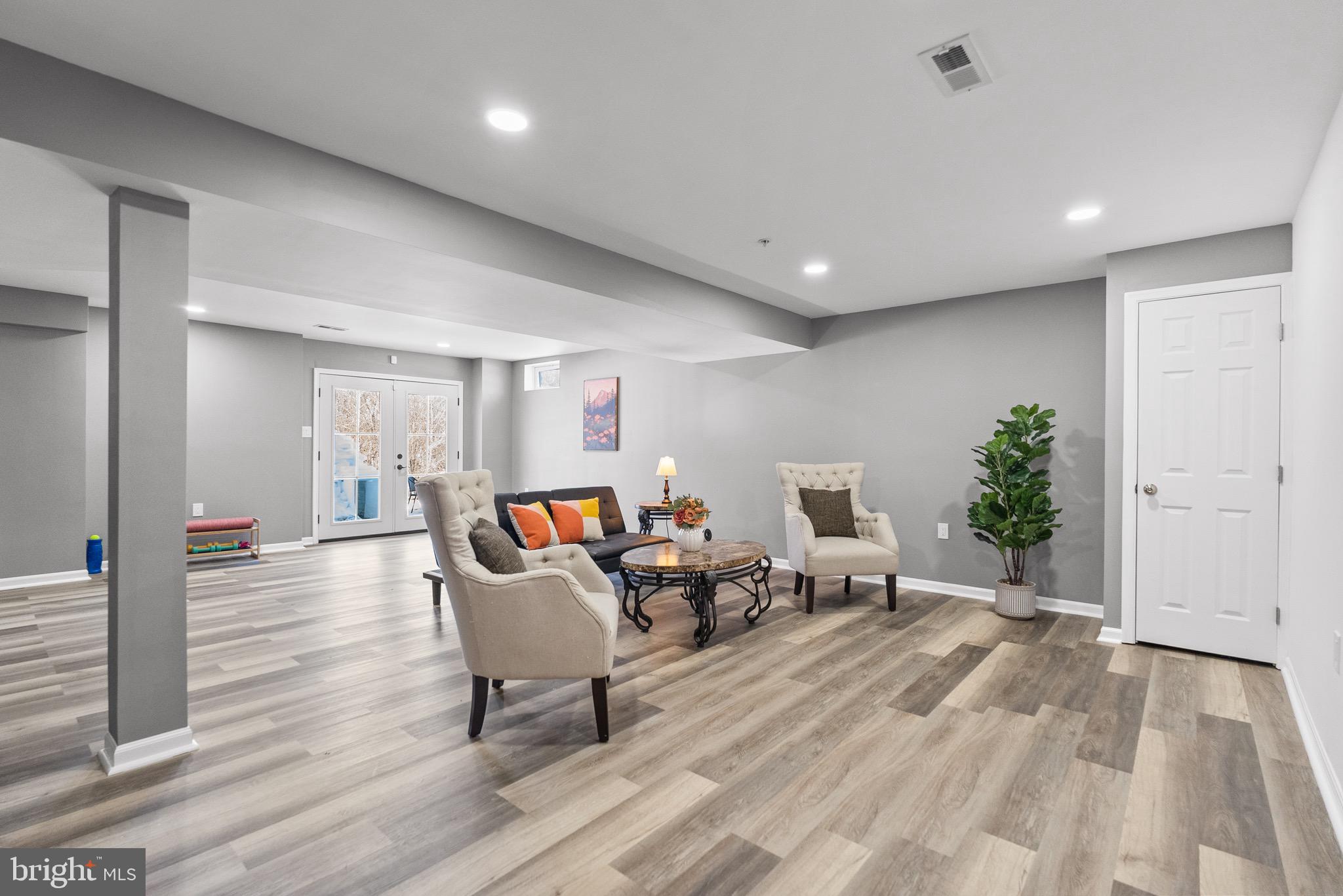 VISTAS AT GALLAHAN - Residential