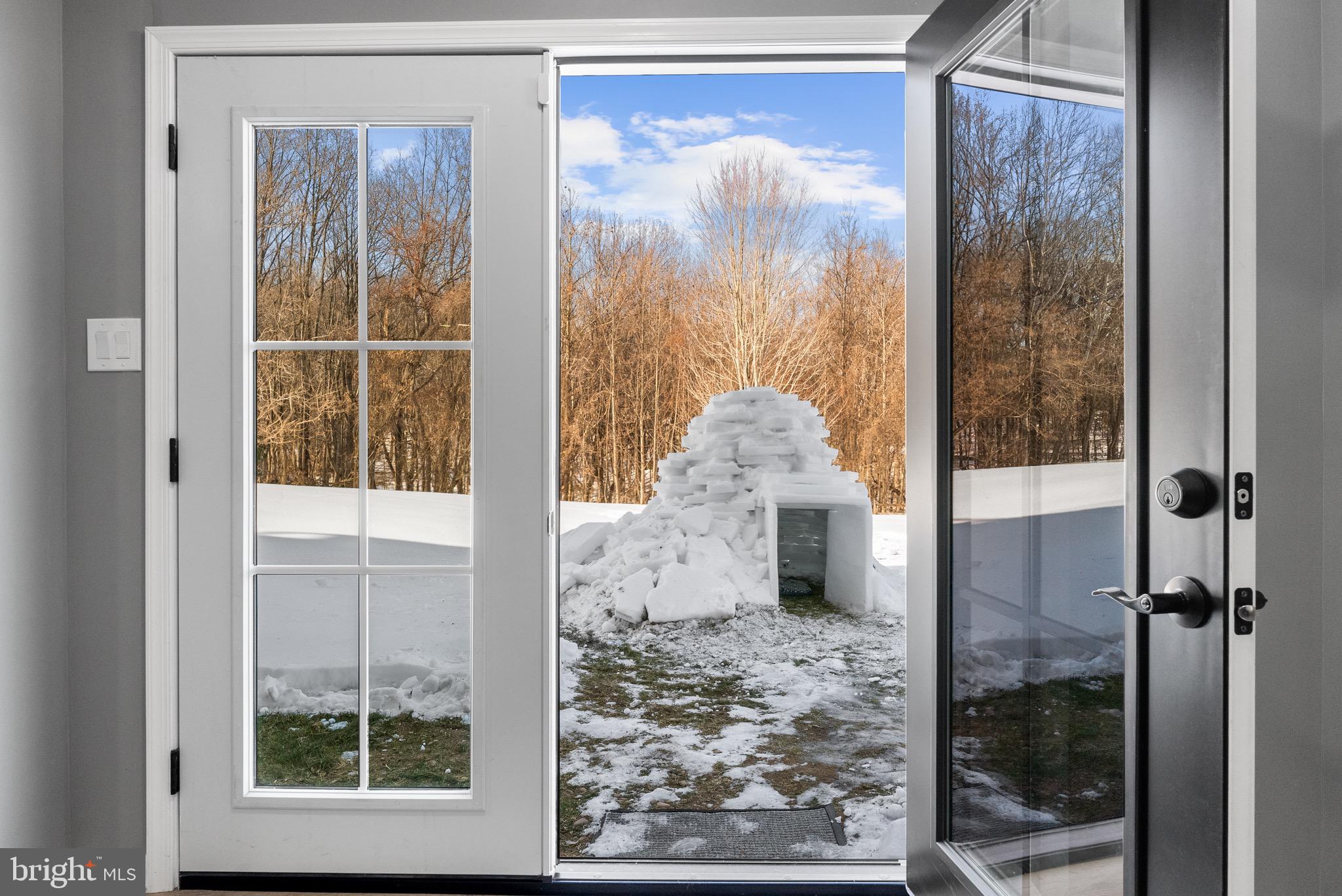 VISTAS AT GALLAHAN - Residential