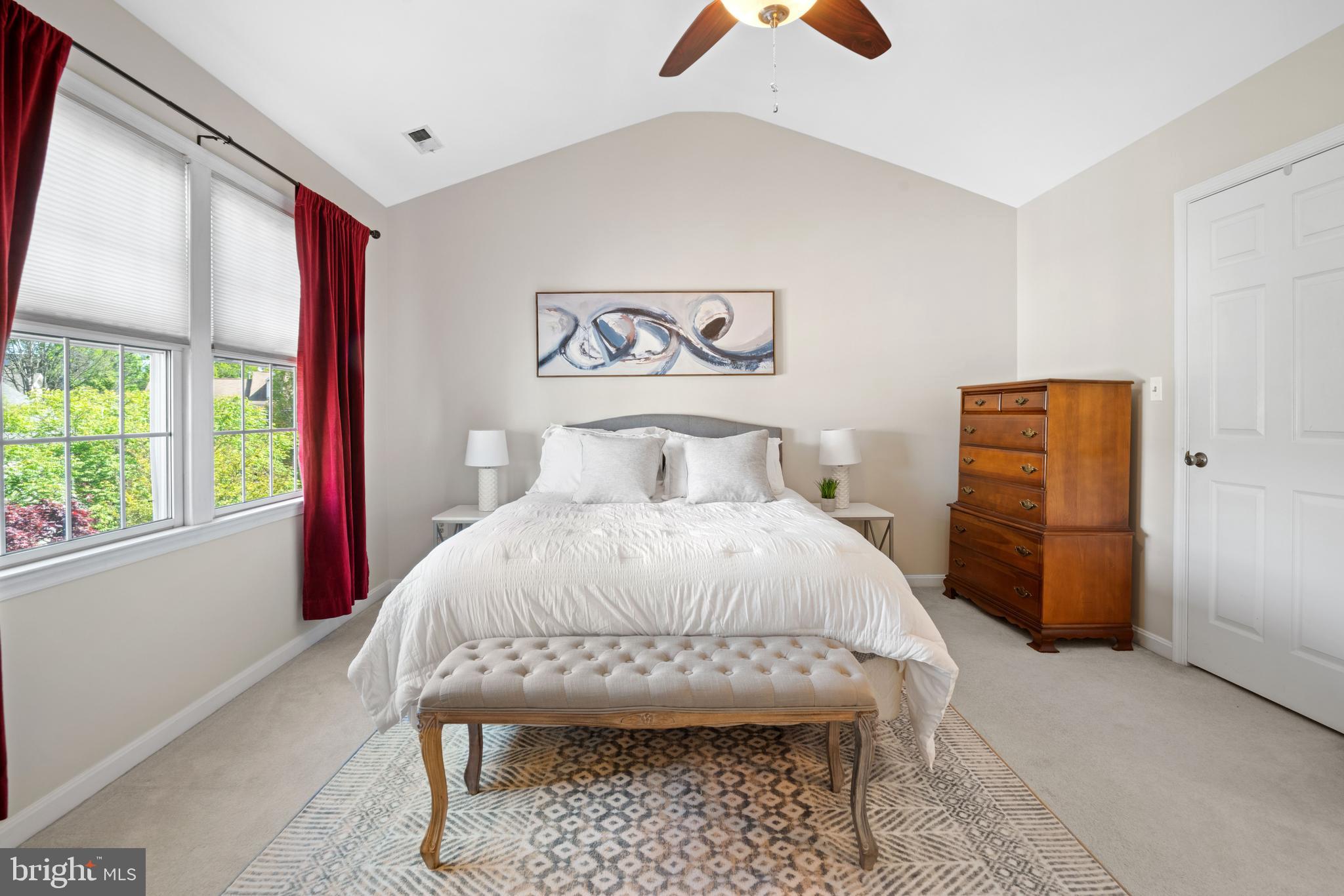 ROSE HILL FALLS - Residential