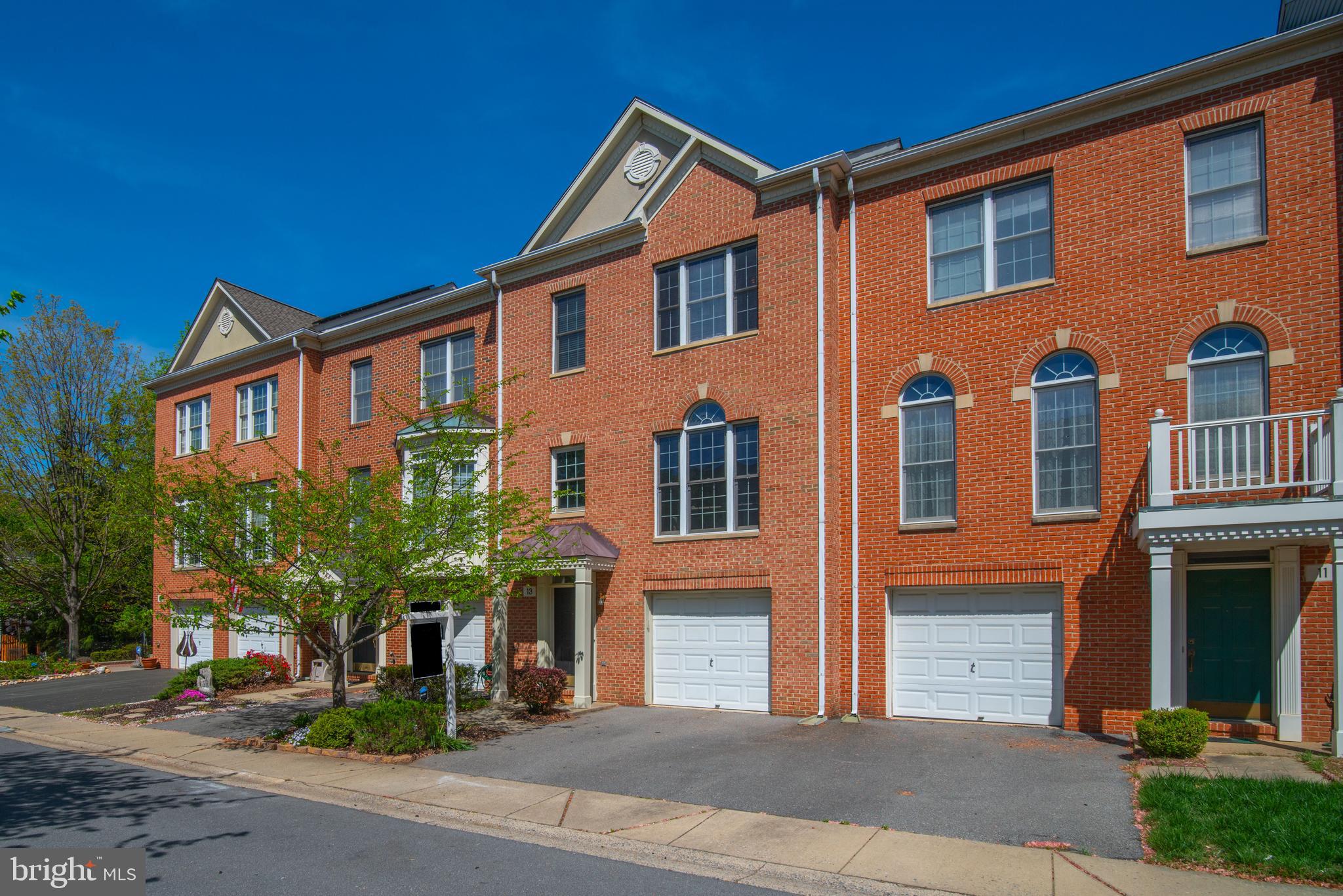 ROSE HILL FALLS - Residential