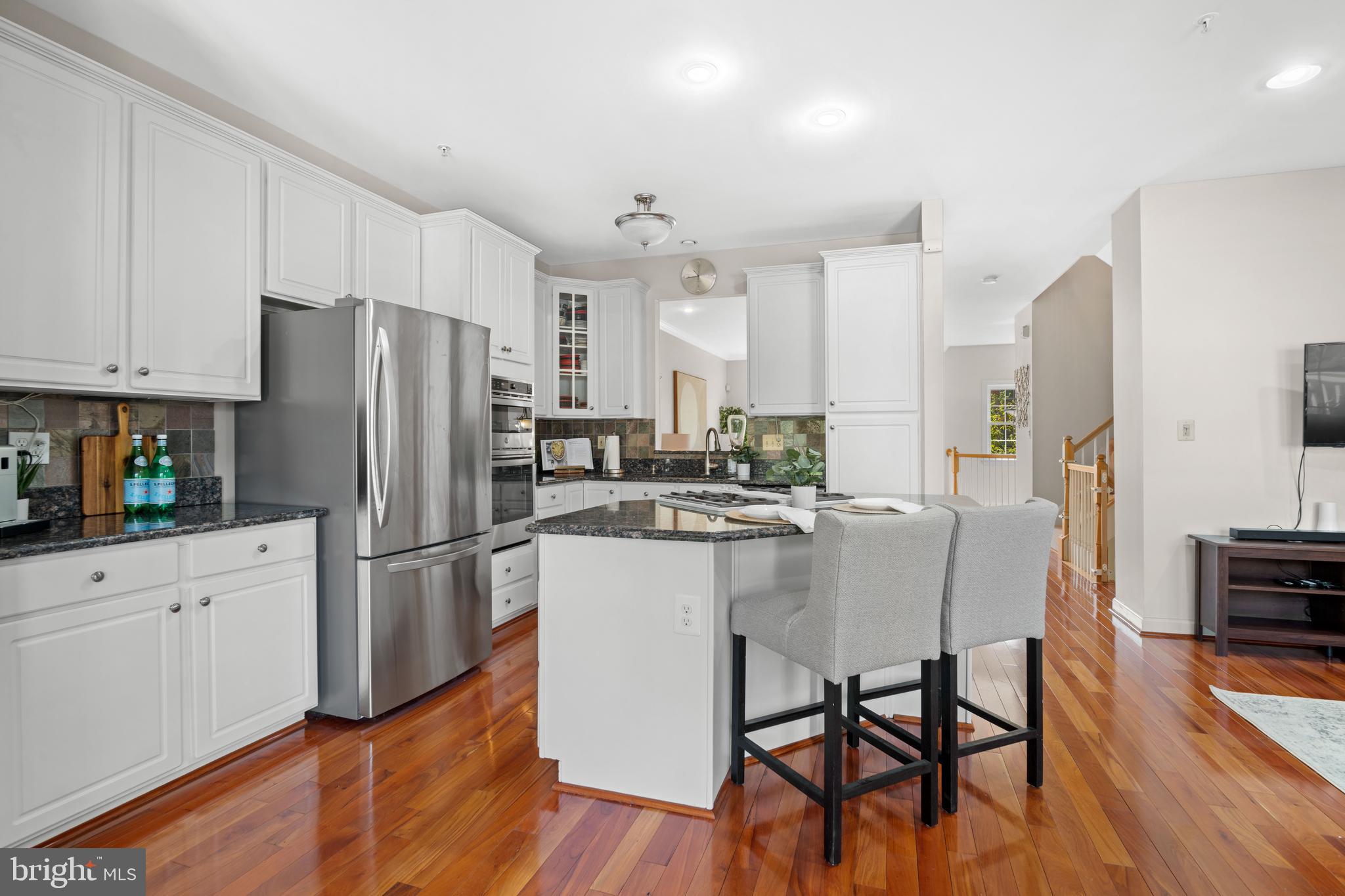 ROSE HILL FALLS - Residential