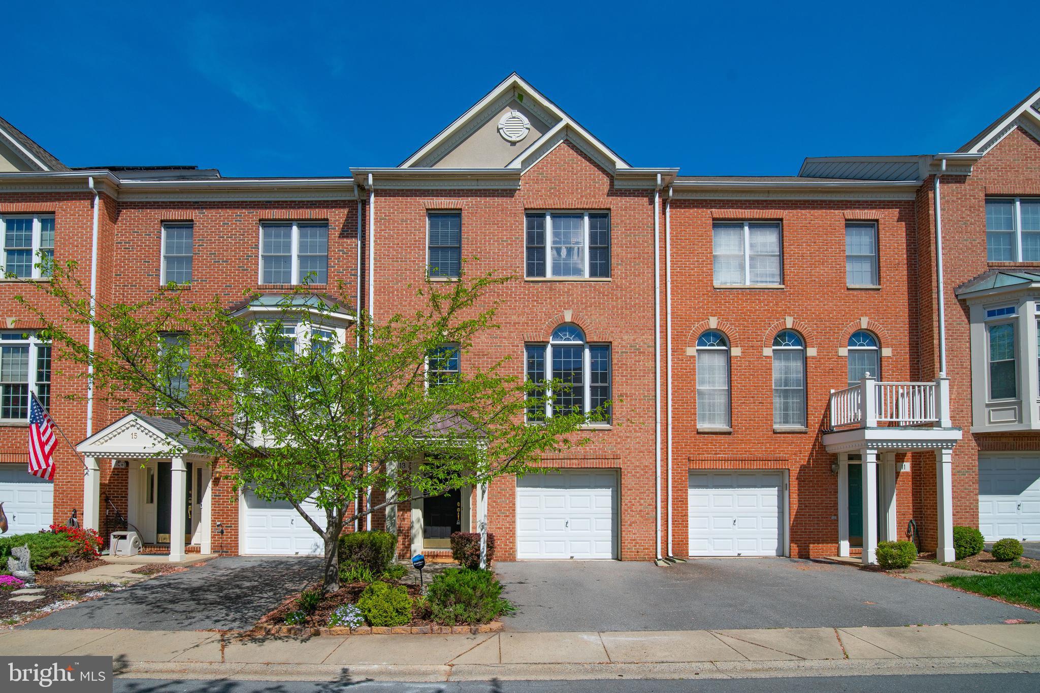 ROSE HILL FALLS - Residential