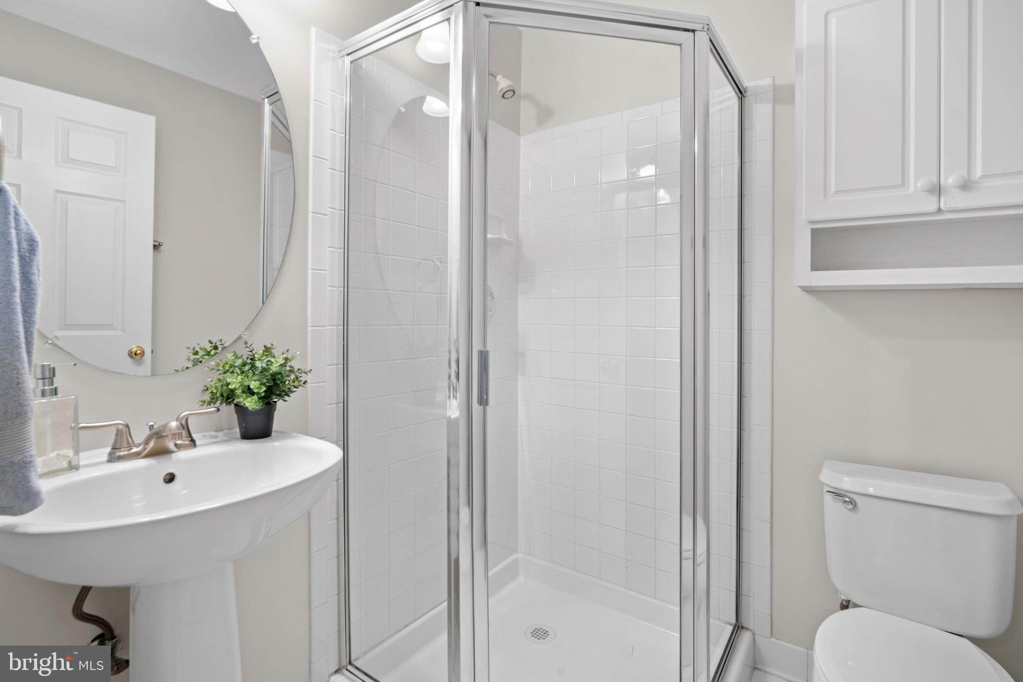 ROSE HILL FALLS - Residential