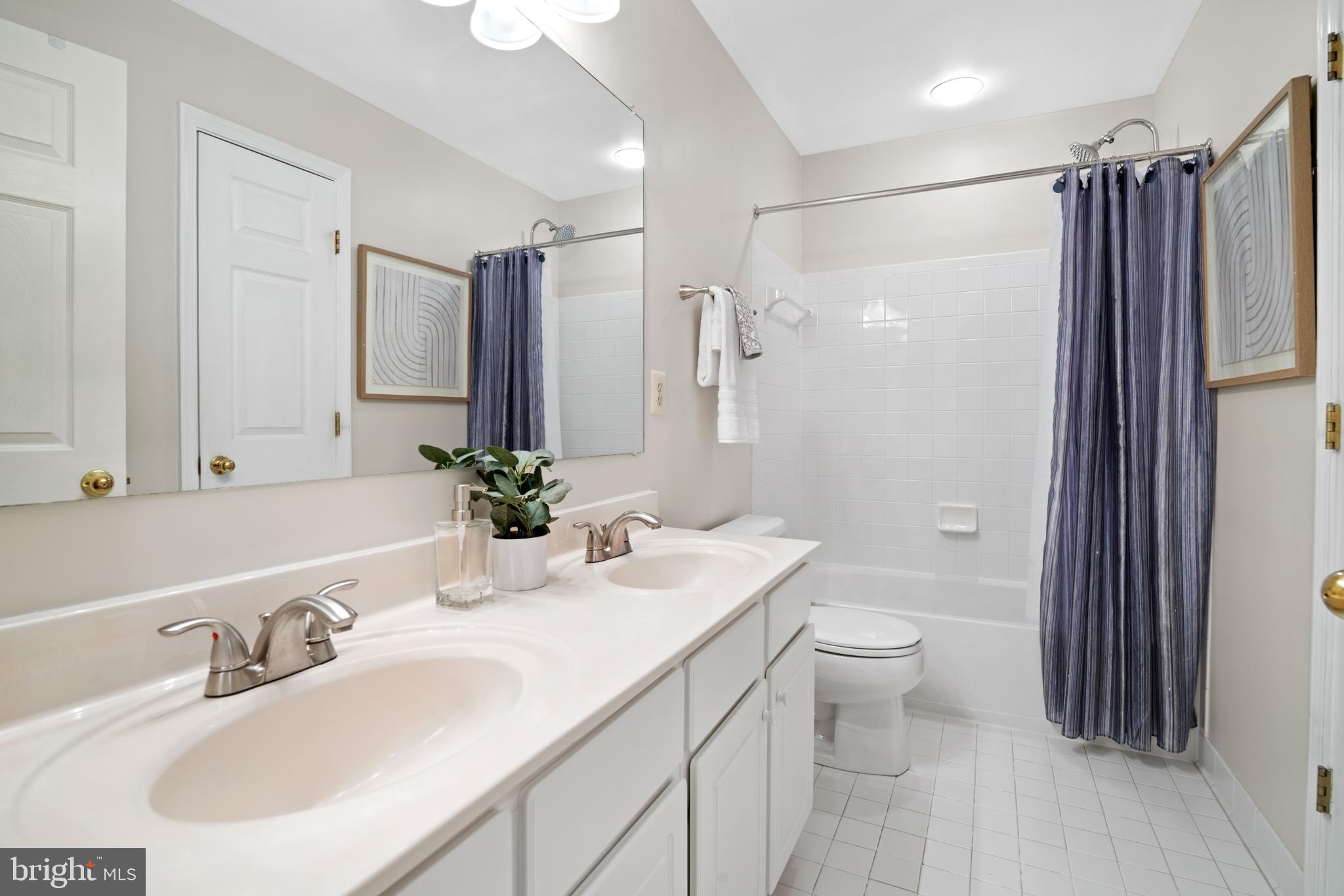 ROSE HILL FALLS - Residential