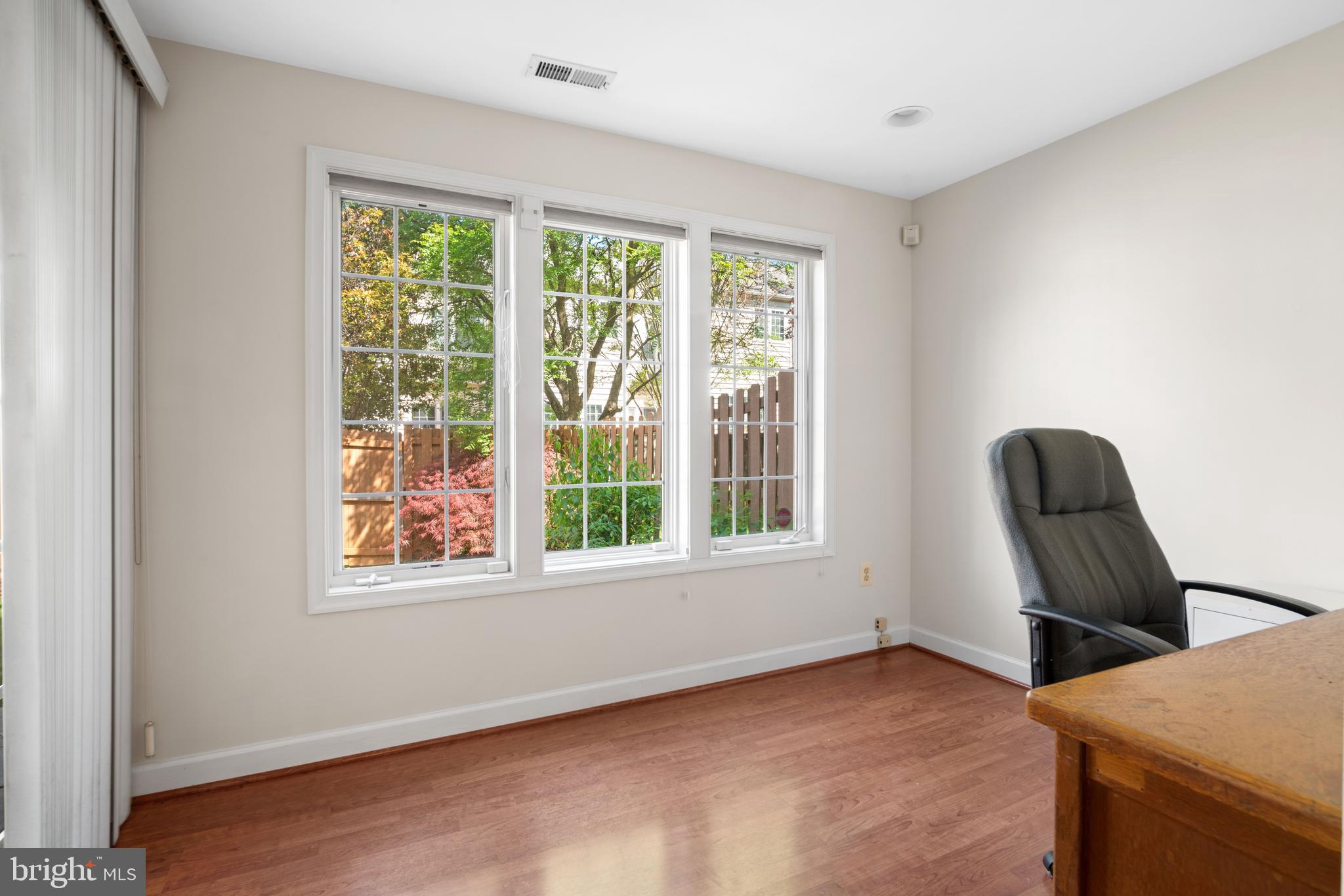 ROSE HILL FALLS - Residential