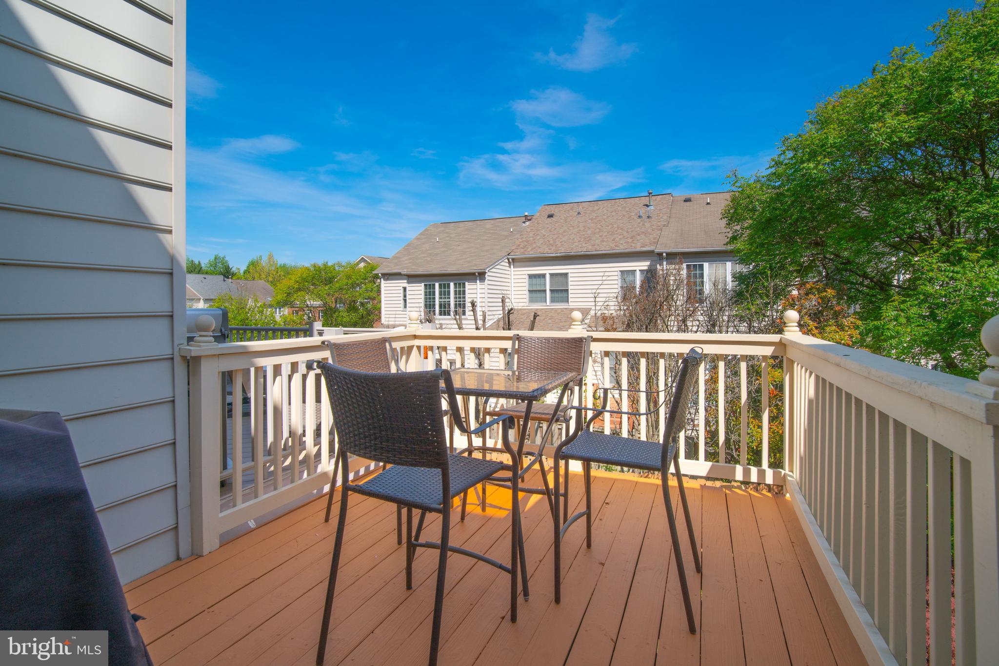 ROSE HILL FALLS - Residential