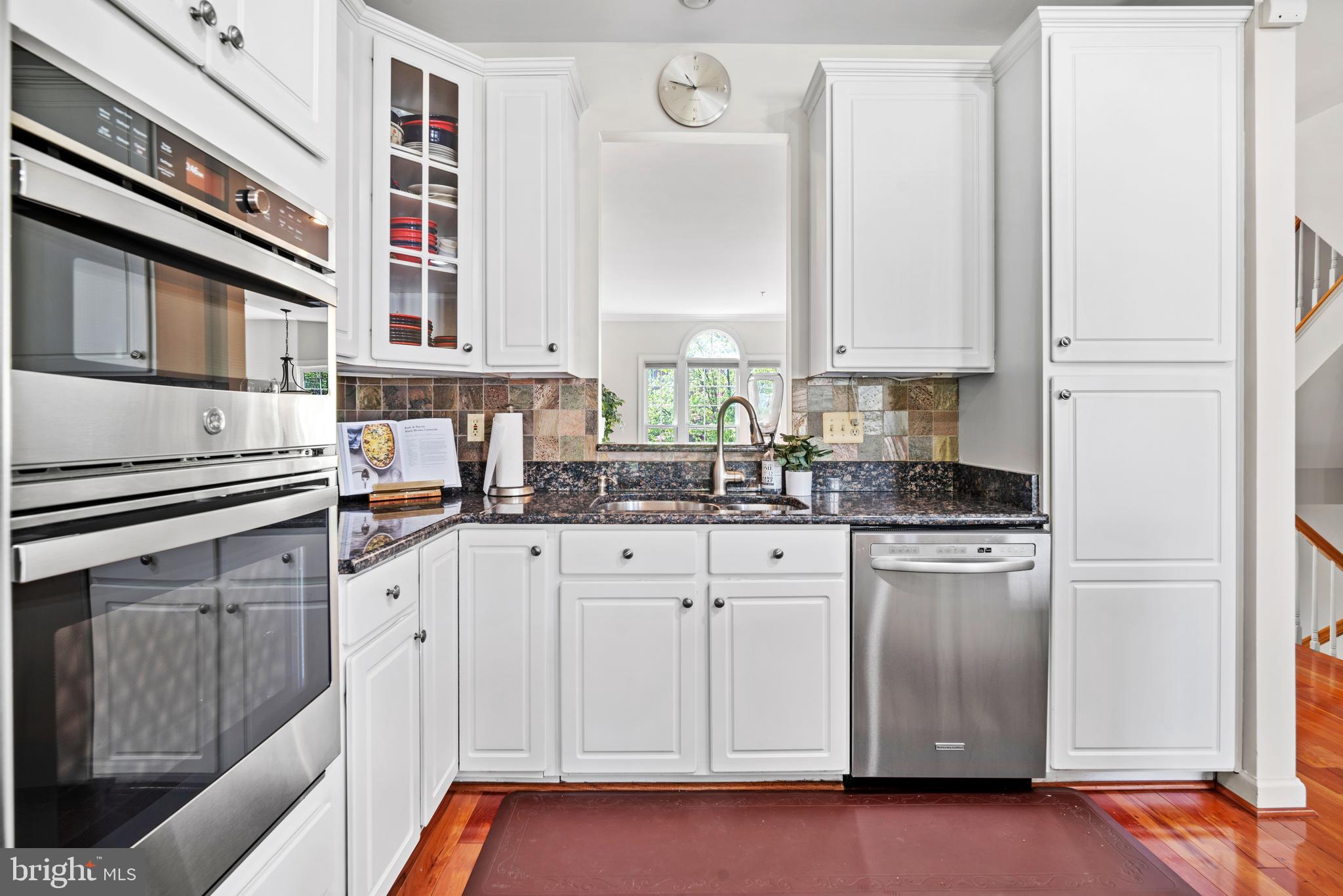 ROSE HILL FALLS - Residential