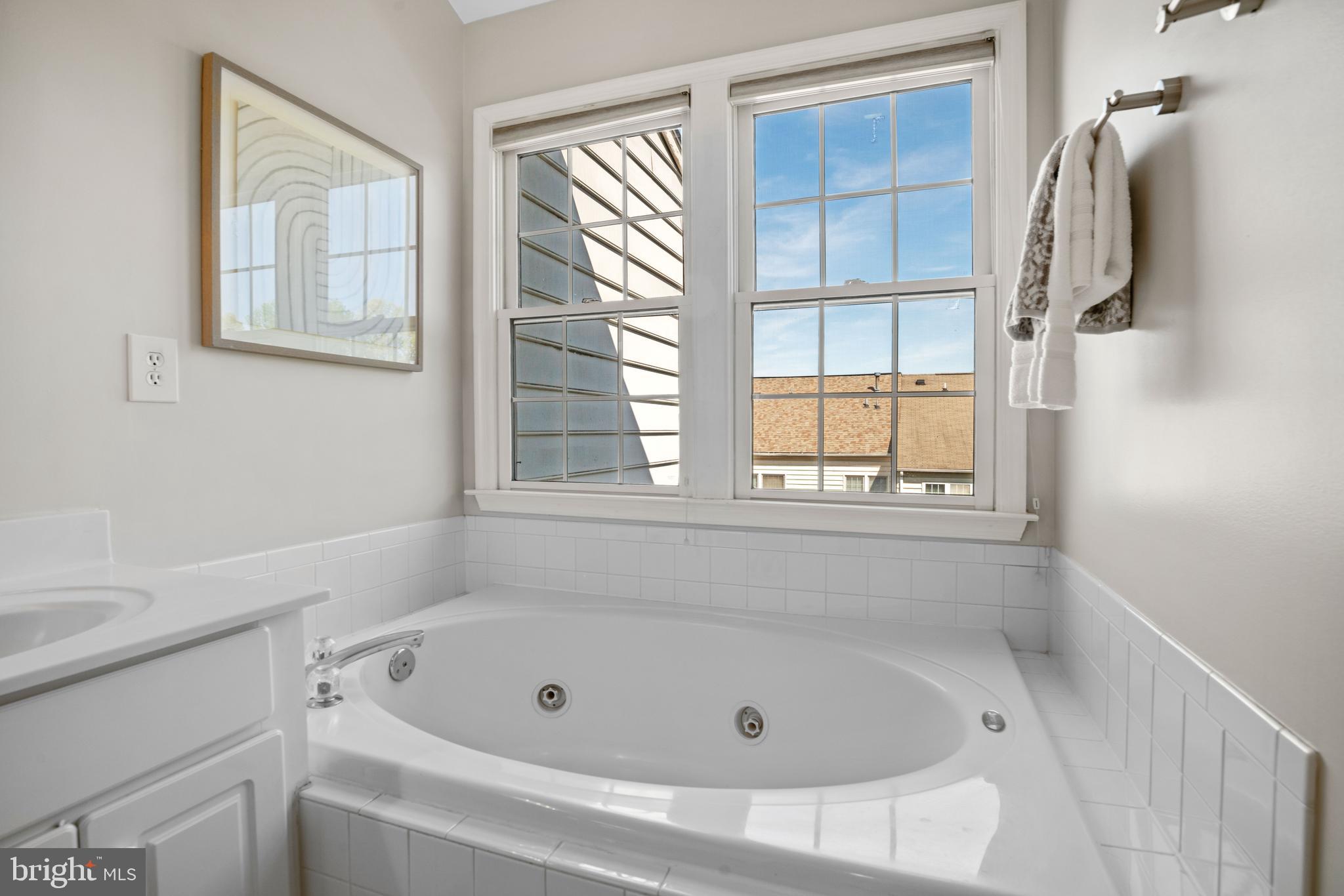 ROSE HILL FALLS - Residential