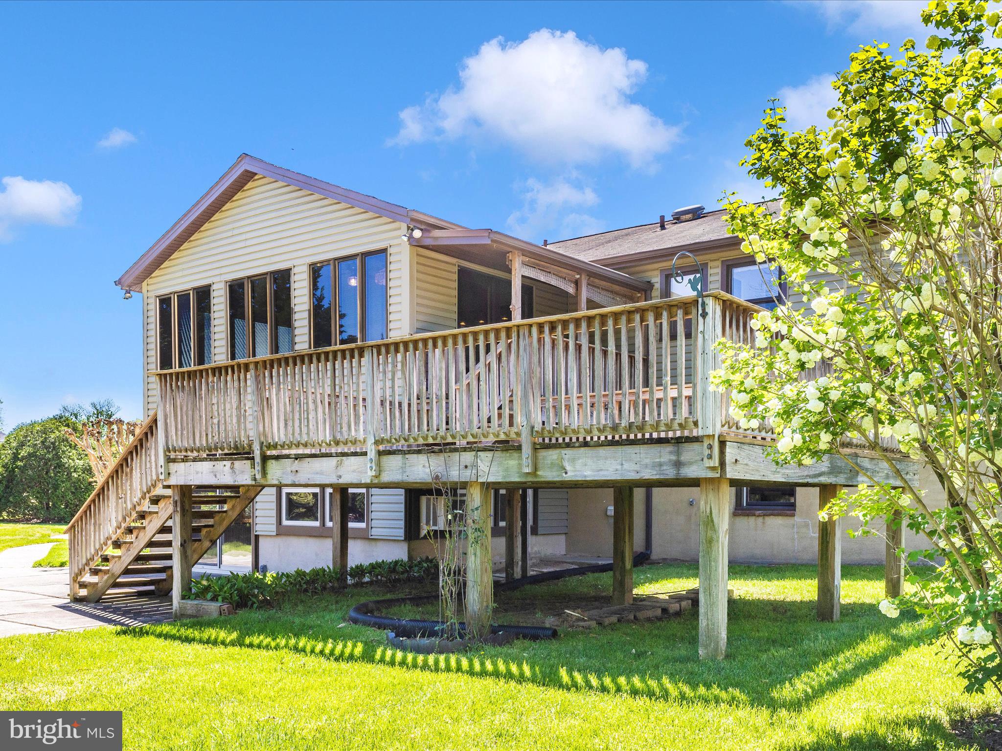 LAKE SHORE - Residential