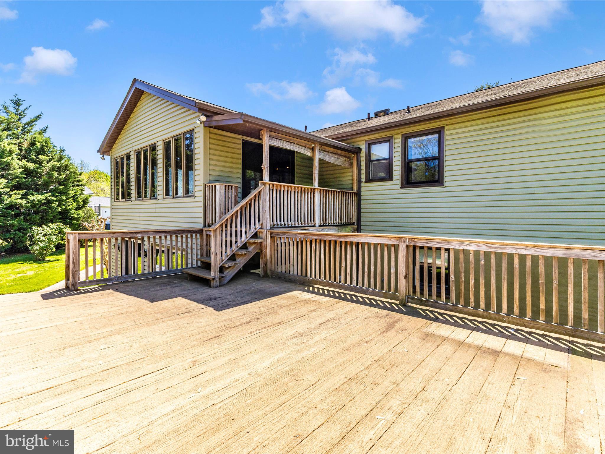 LAKE SHORE - Residential