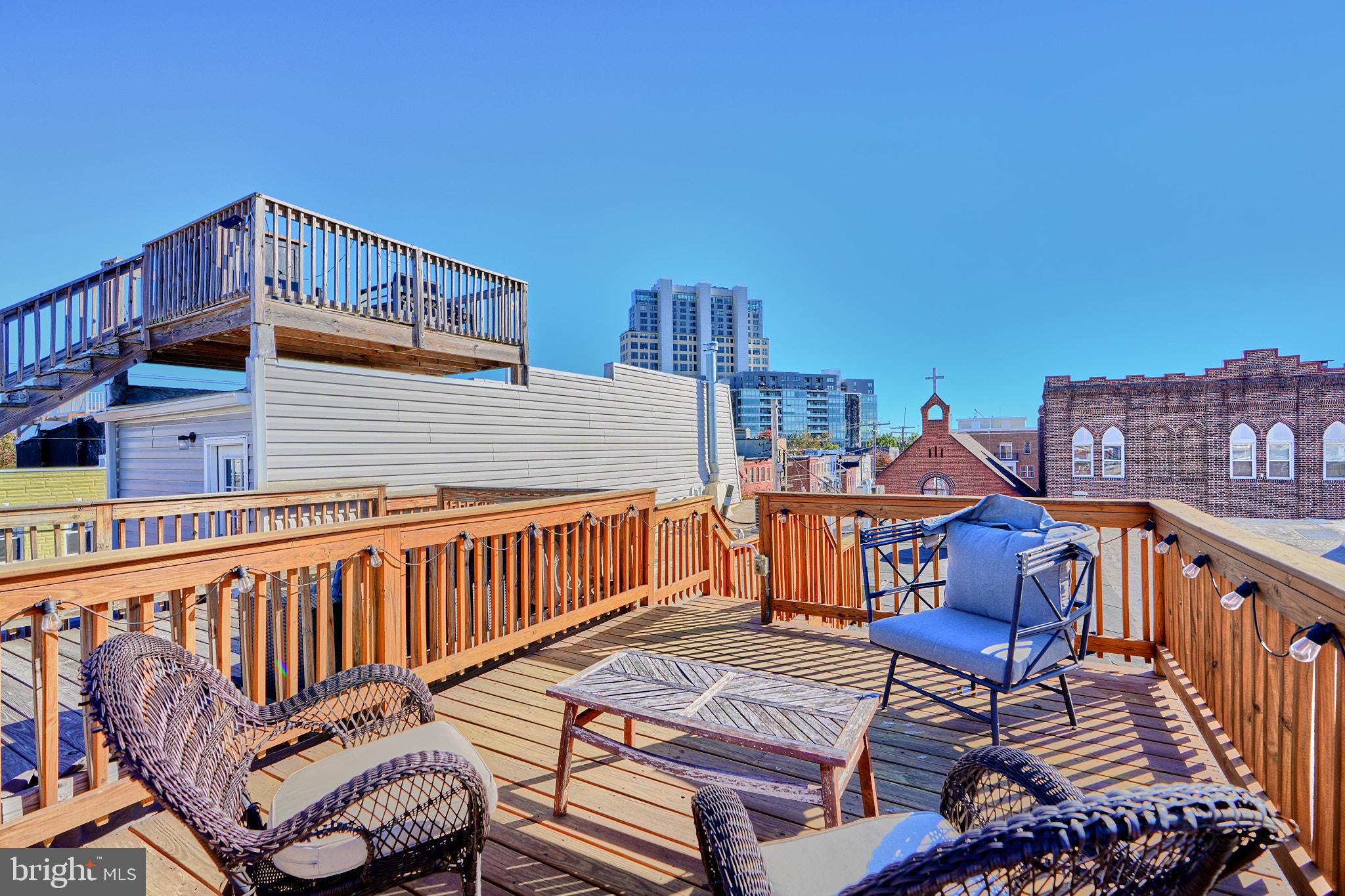 LOCUST POINT - Residential