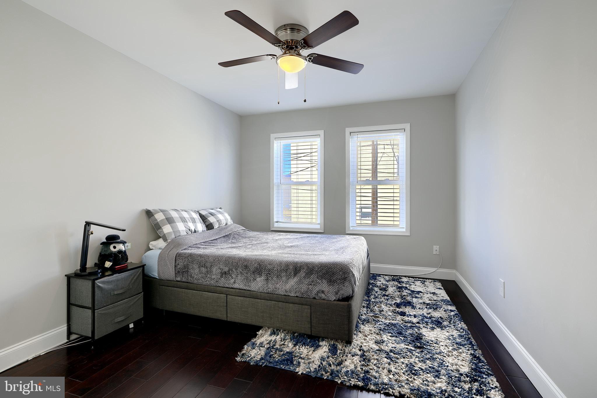 LOCUST POINT - Residential